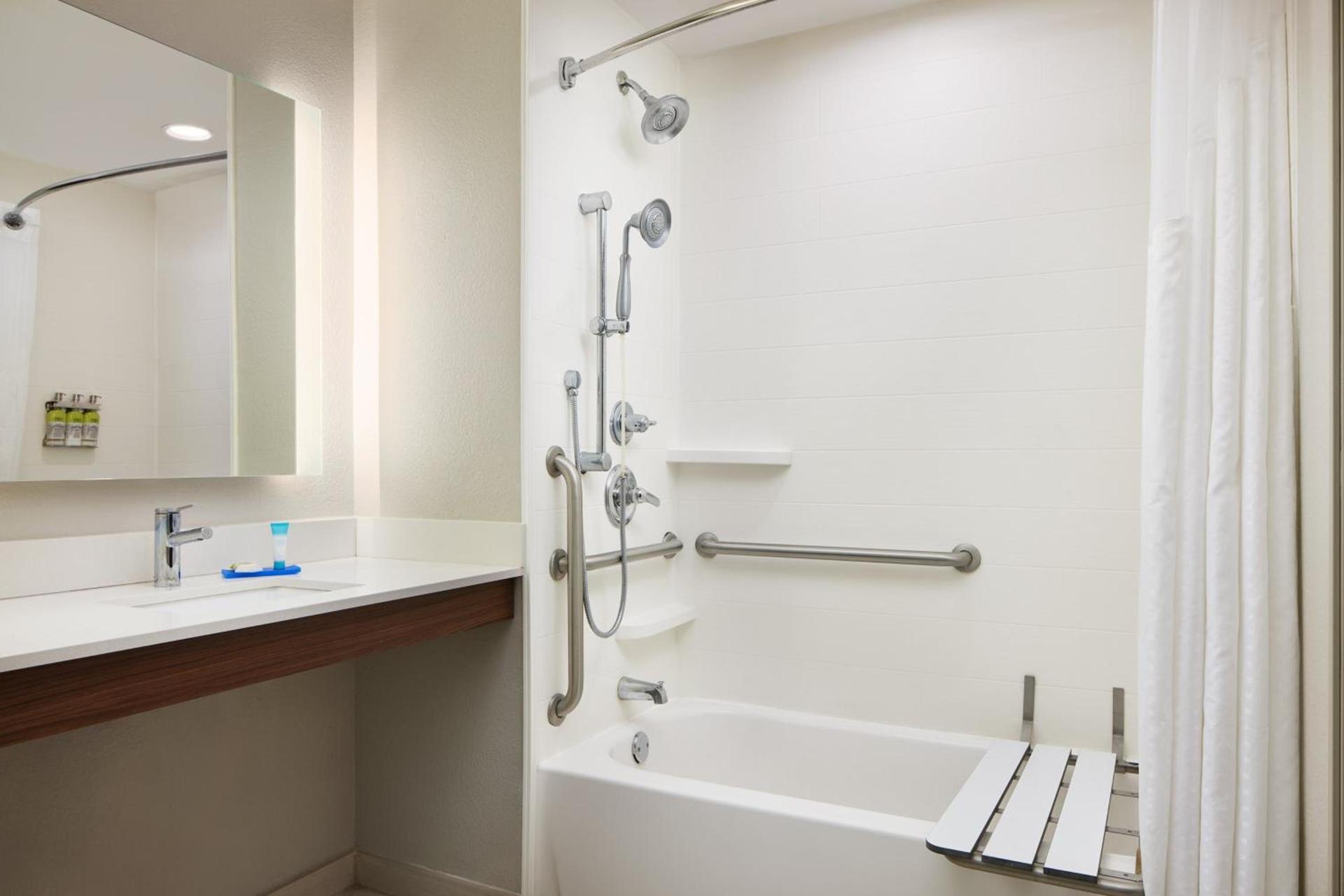 Holiday Inn Express & Suites Bonifay by IHG photo 21
