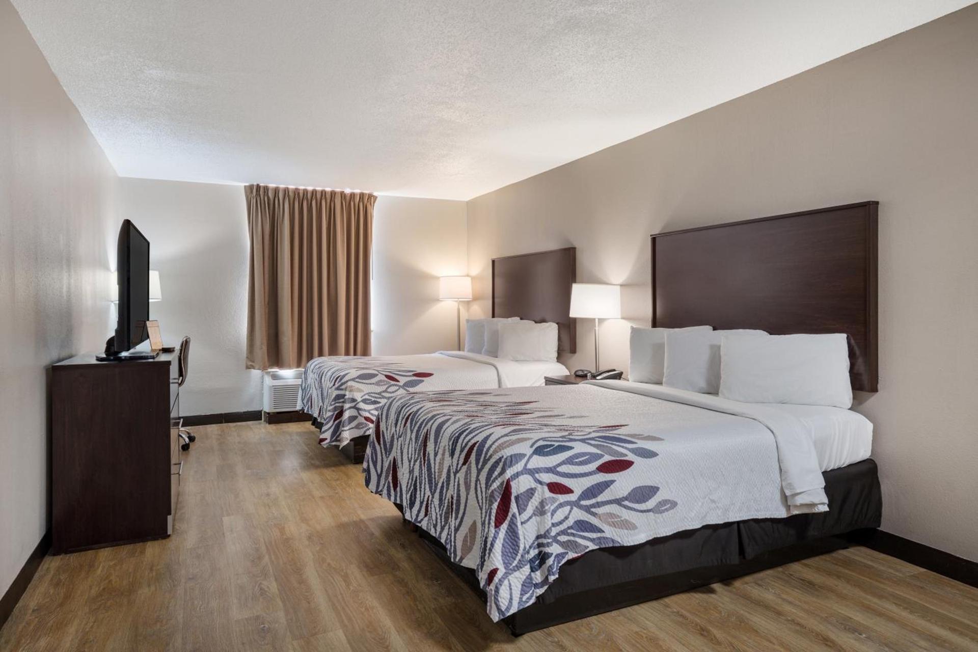 Red Roof Inn & Suites Jacksonville, NC photo 30