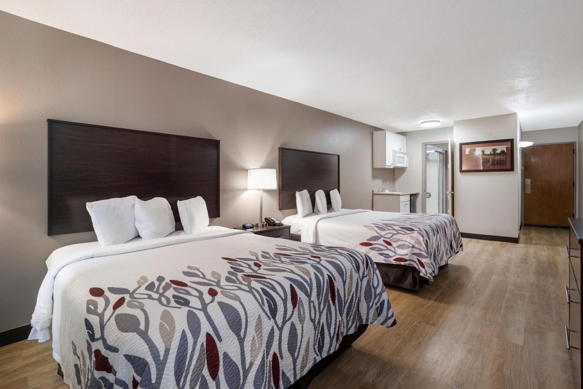 Red Roof Inn & Suites Jacksonville, NC photo 27