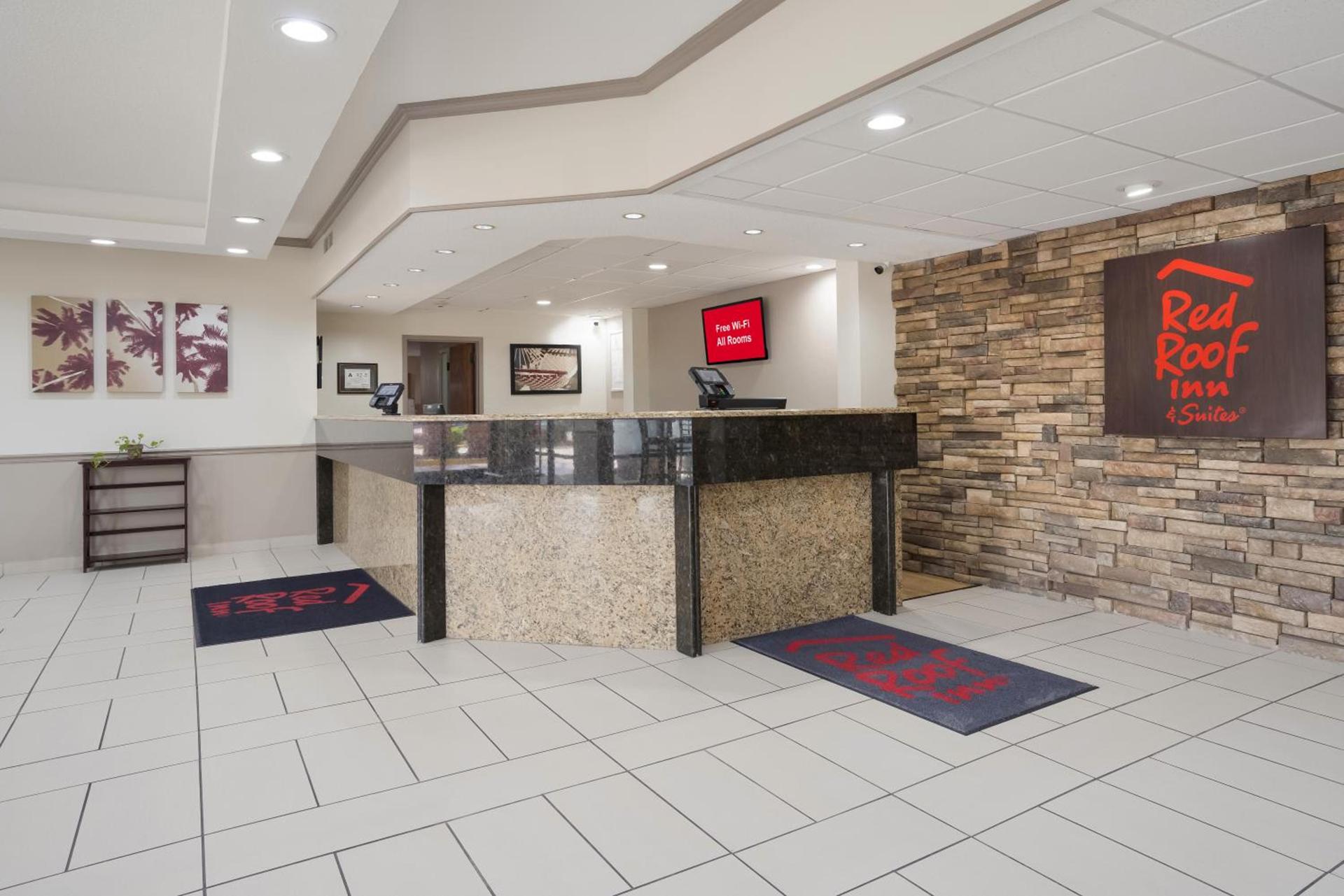 Red Roof Inn & Suites Jacksonville, NC photo 8