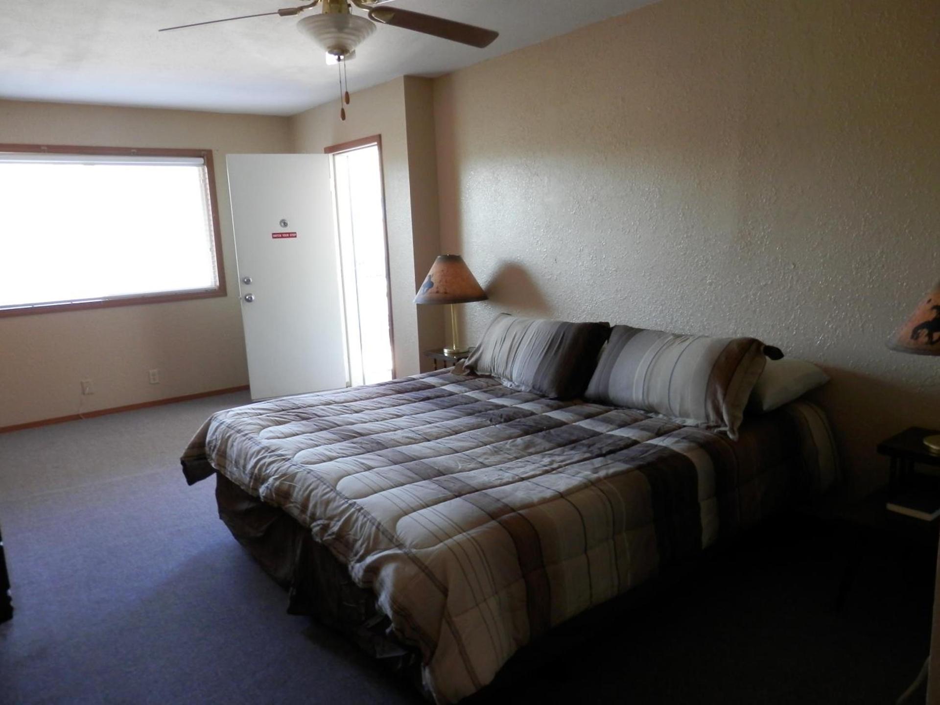 Trail Motel photo 22