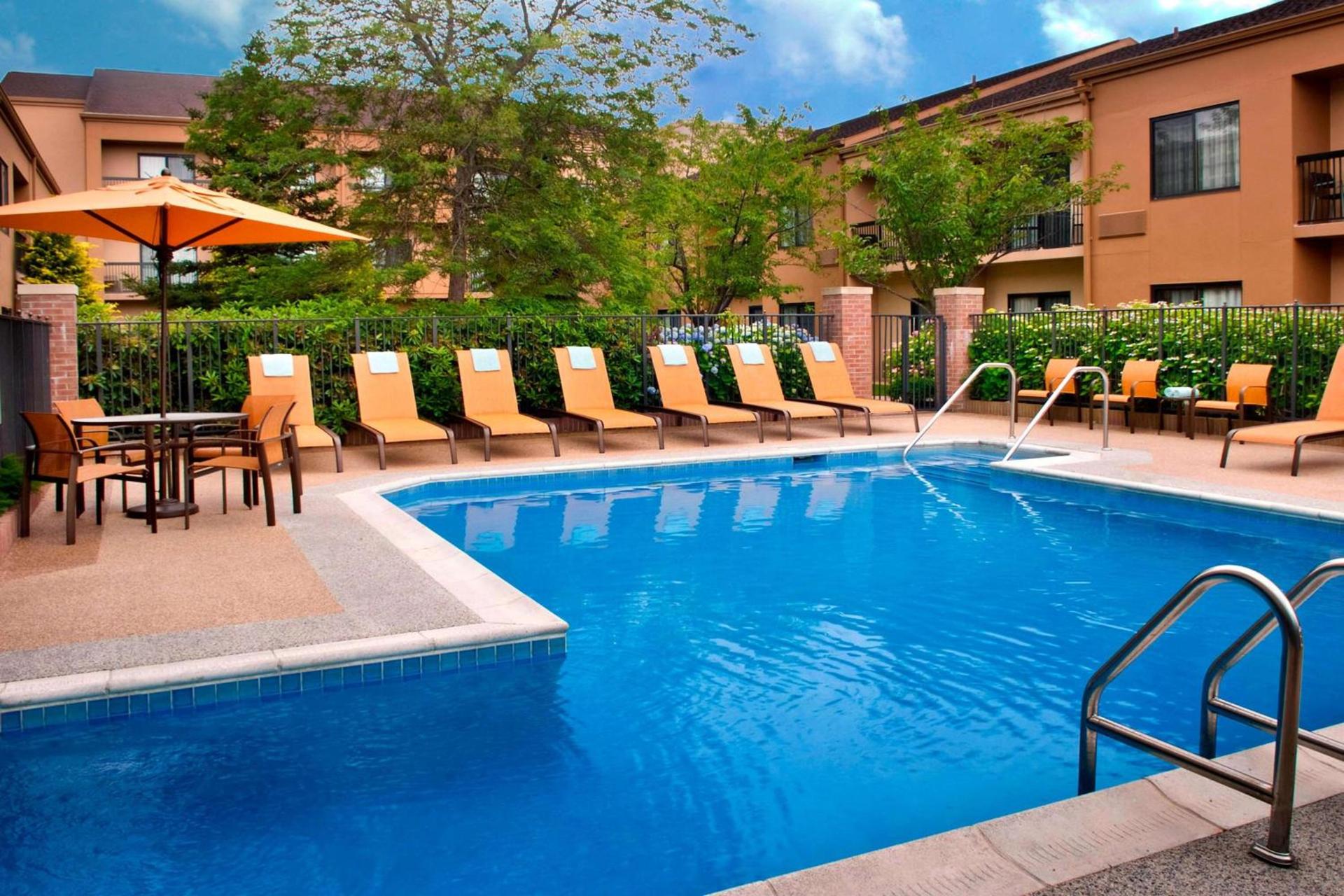 Sonesta Select Newport Middletown photo 2