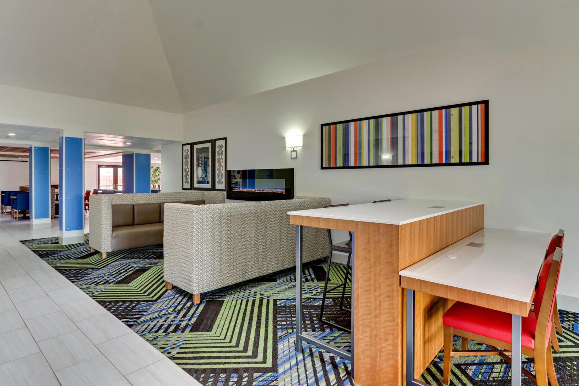 Holiday Inn Express & Suites Bad Axe by IHG photo 27