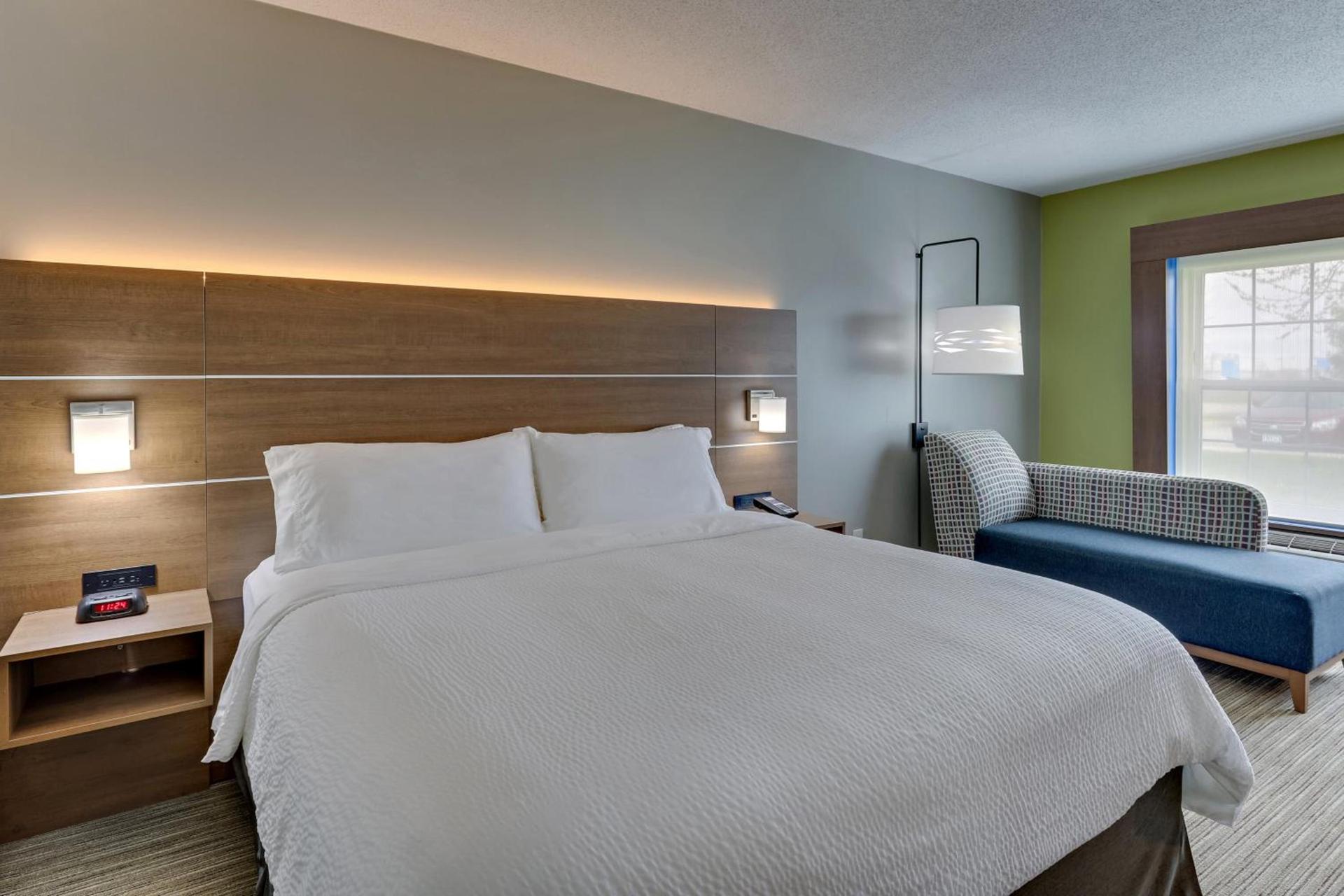Holiday Inn Express & Suites Bad Axe by IHG photo 49