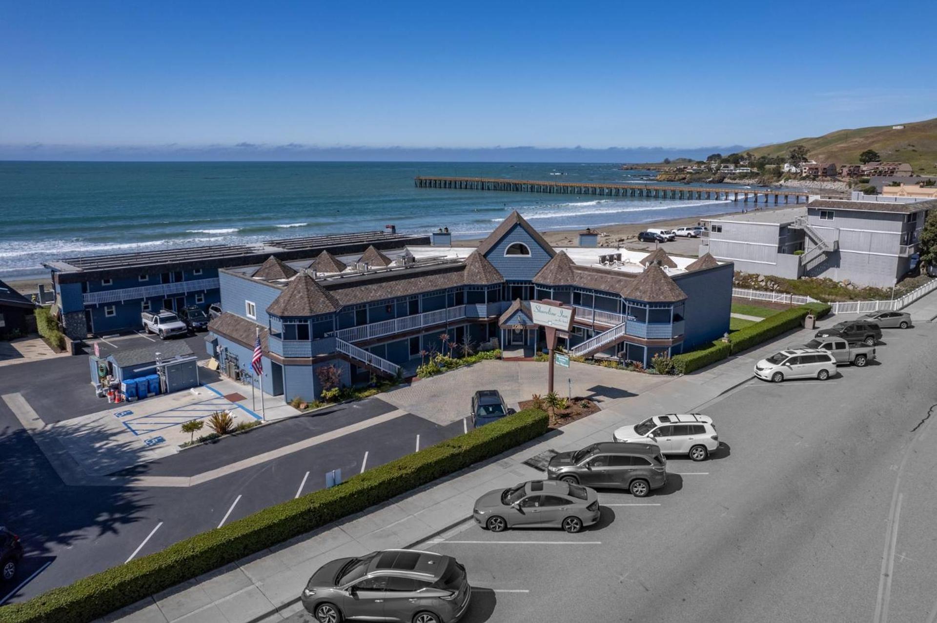 Shoreline Inn...on the beach photo 2