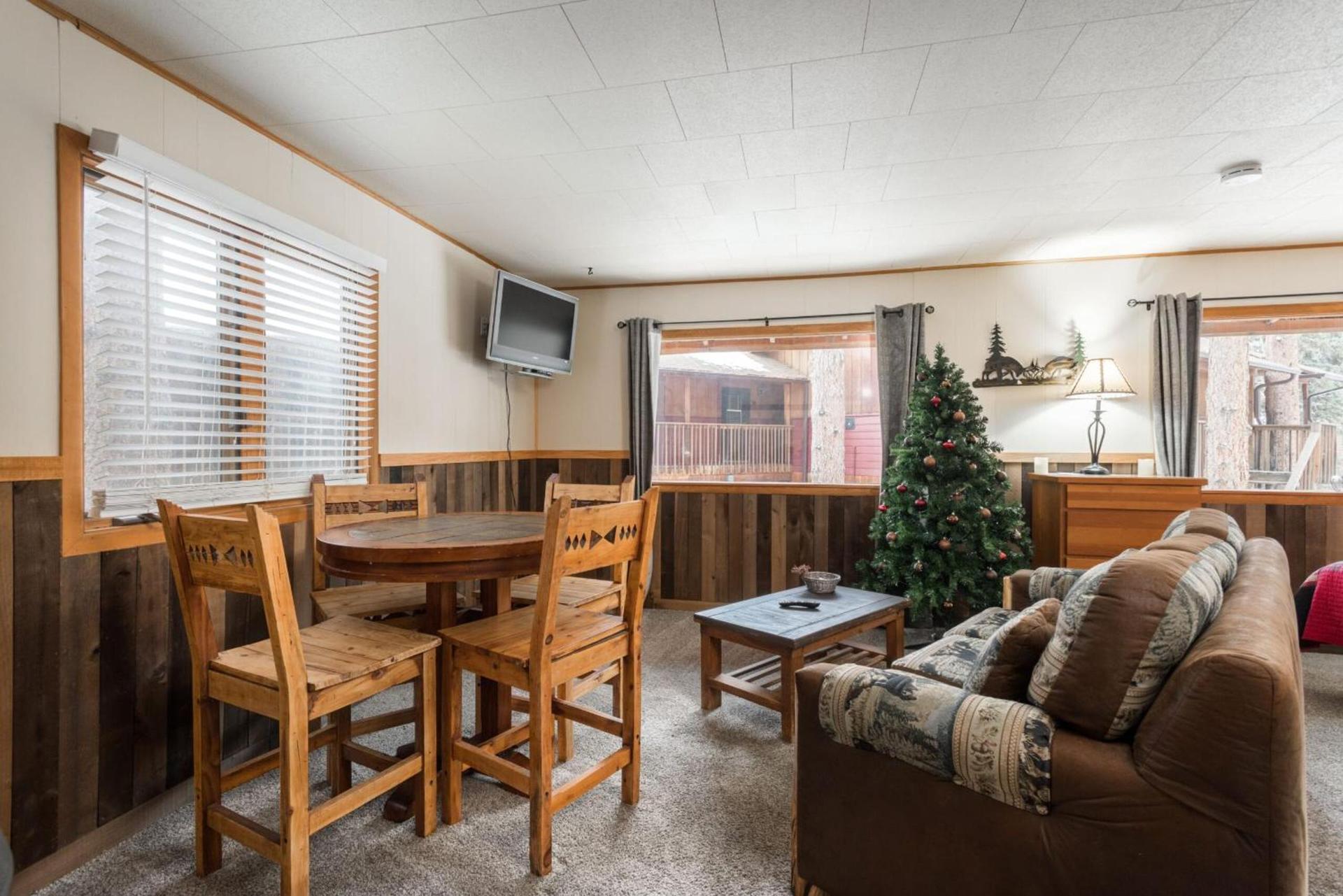 Ponderosa Lodge photo 98