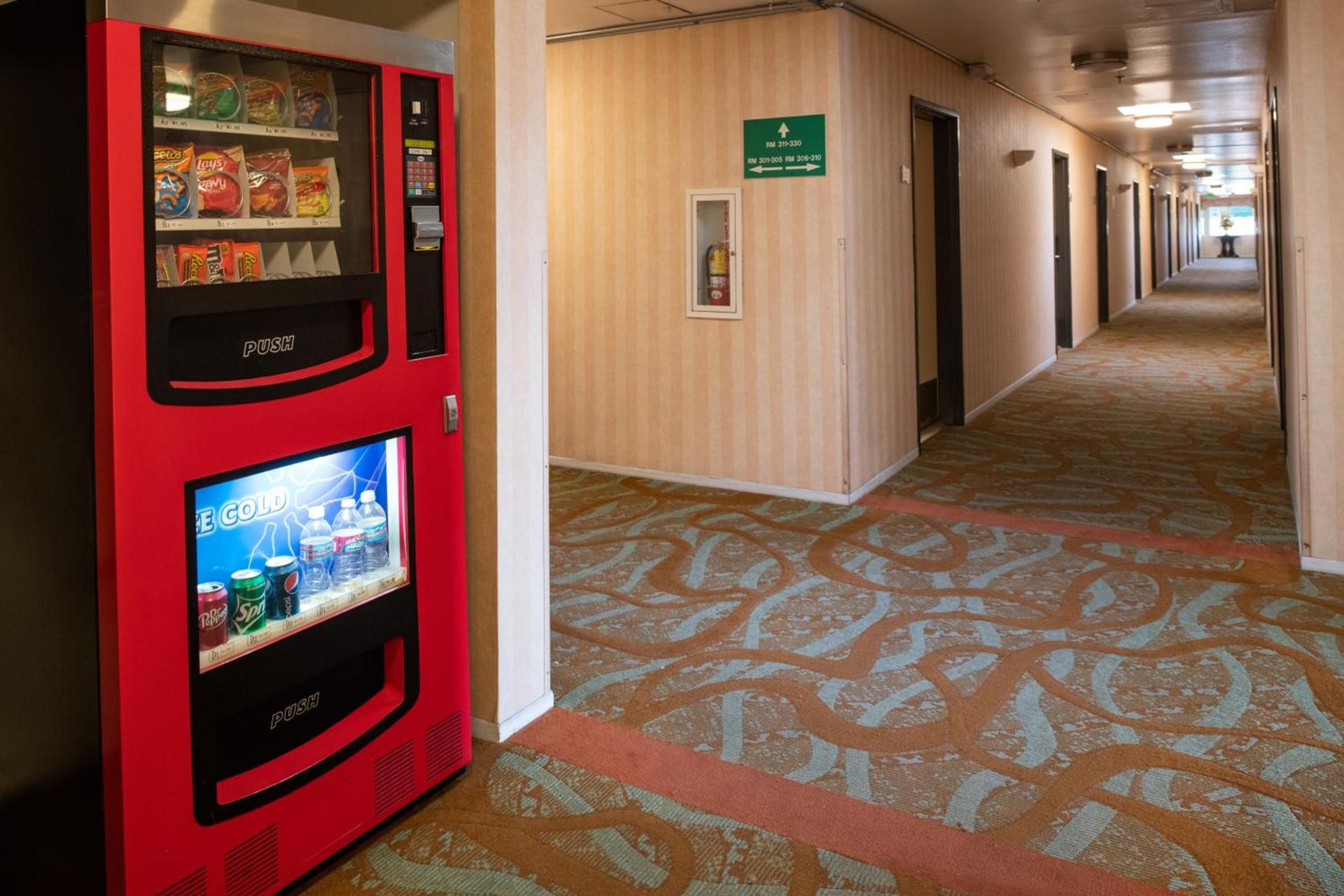 Glendale Hotel photo 4