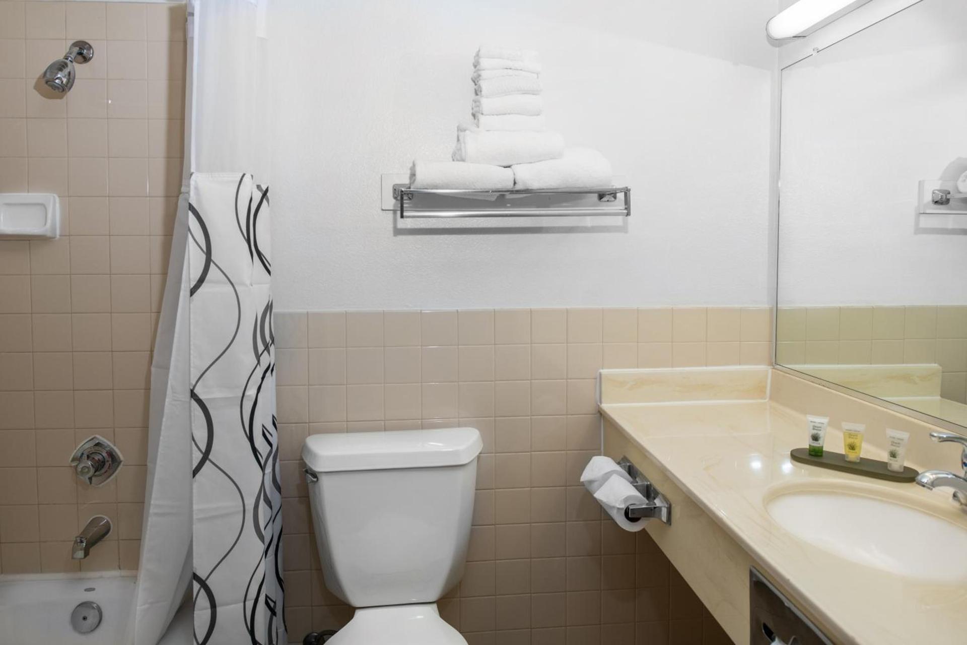 Glendale Hotel photo 11