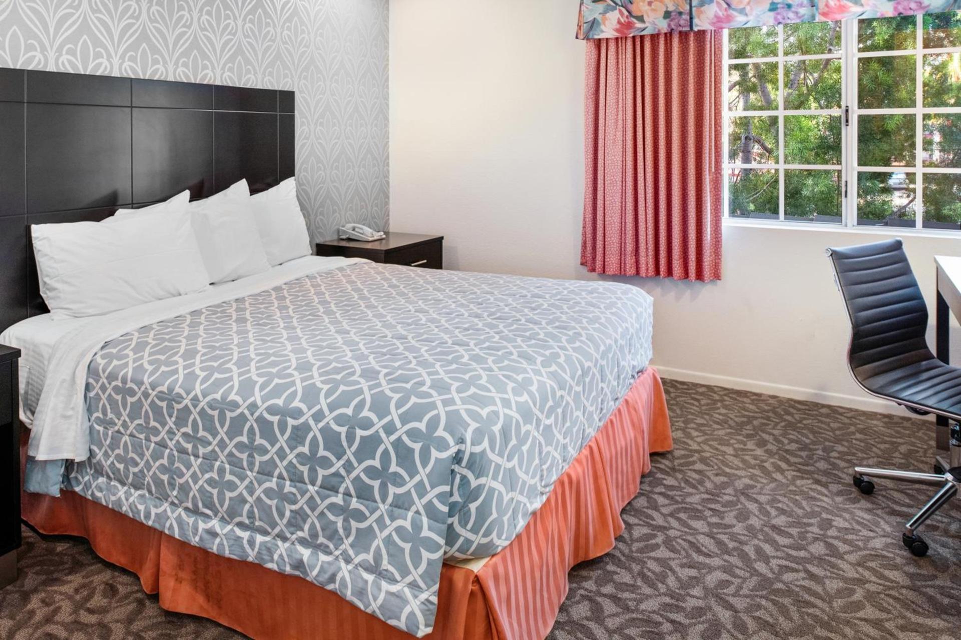 Glendale Hotel photo 26