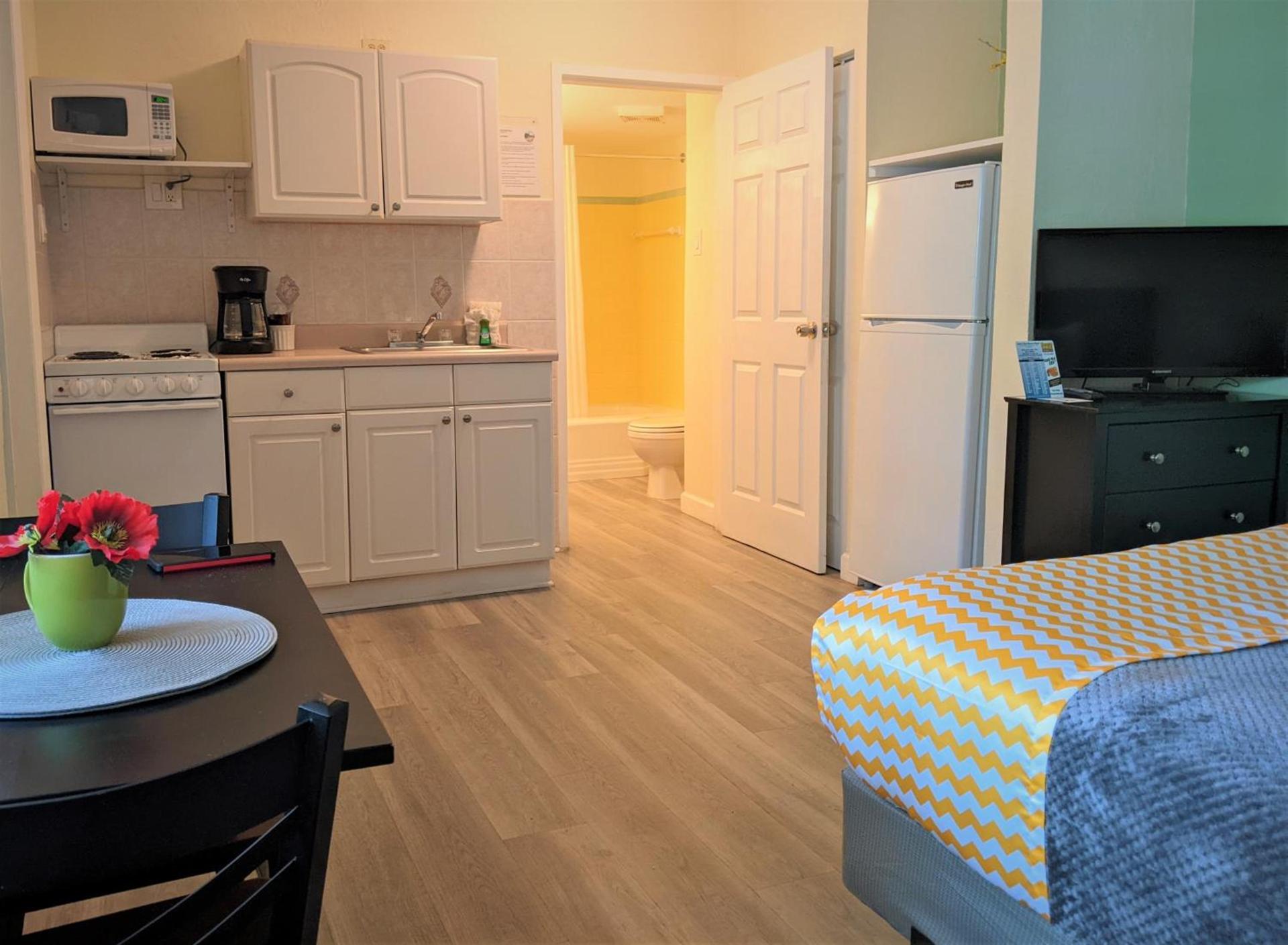 Johns Pass Beach Motel photo 35
