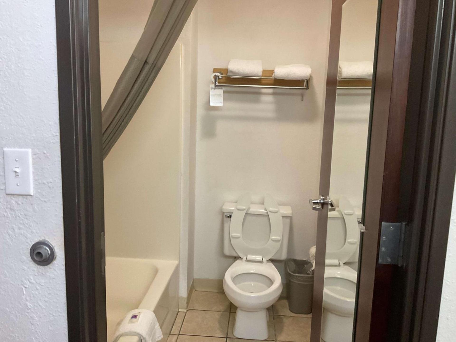 Motel 6-Hannibal, MO photo 15