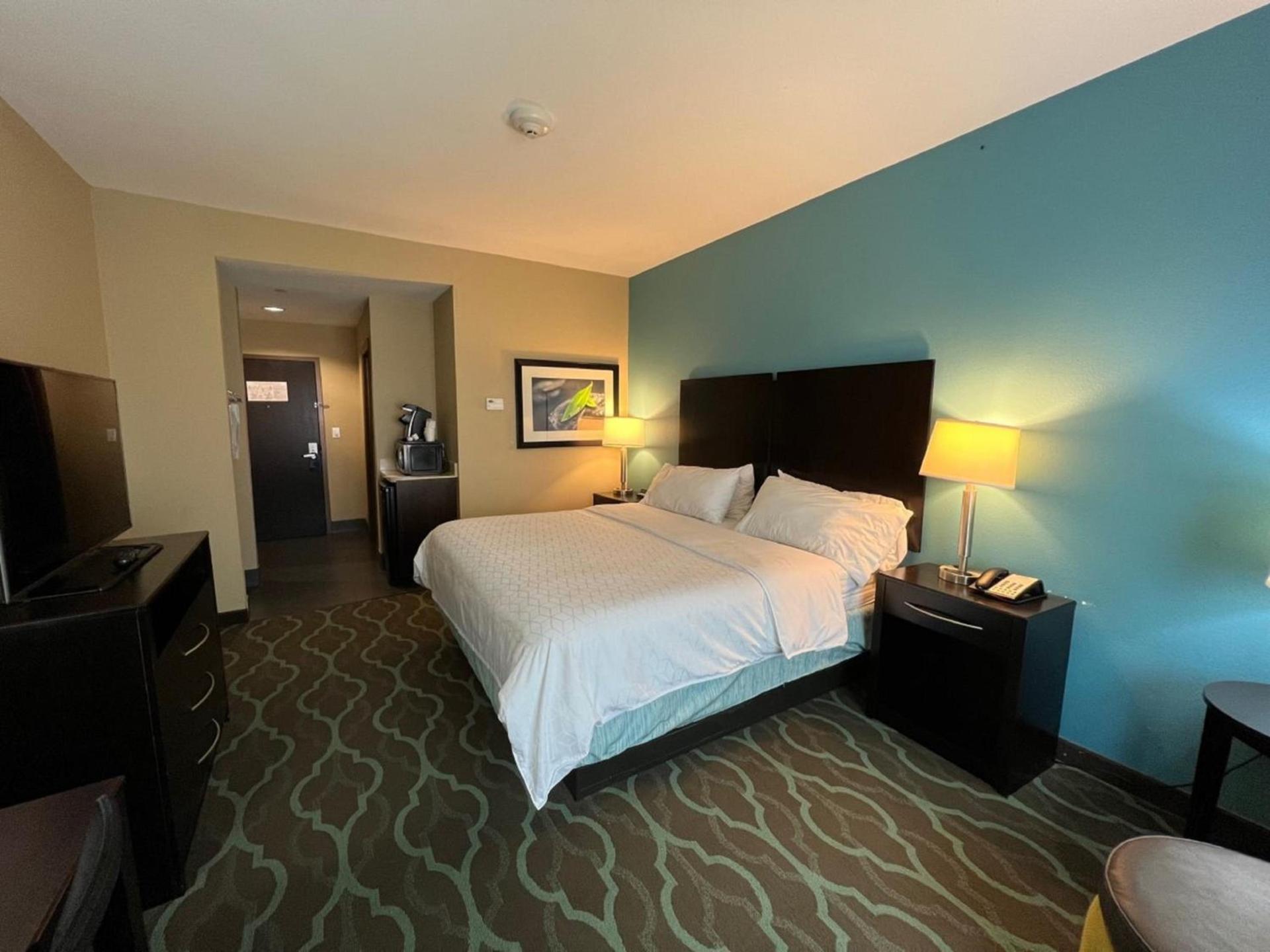 Holiday Inn Express Hotels & Suites Cuero by IHG photo 53