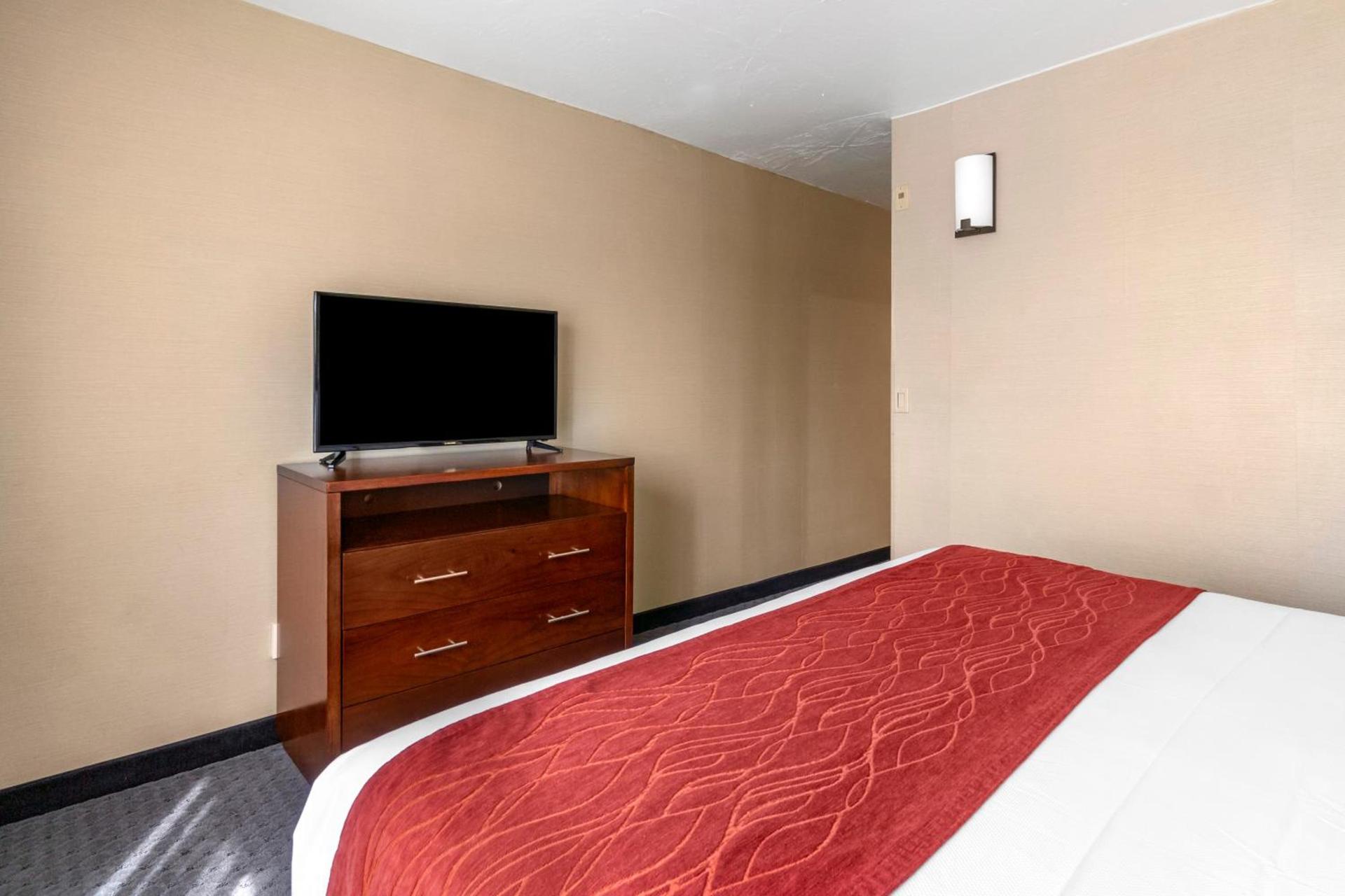 Comfort Inn Kent - Seattle photo 17