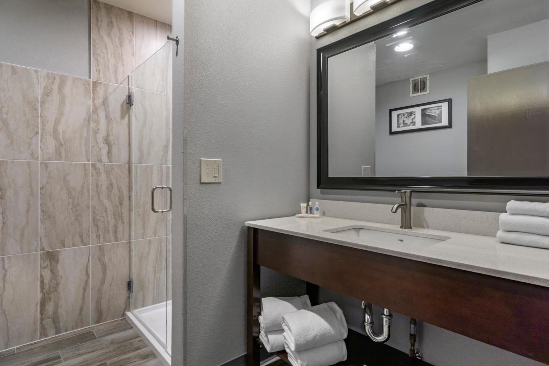 Comfort Inn Kent - Seattle photo 16
