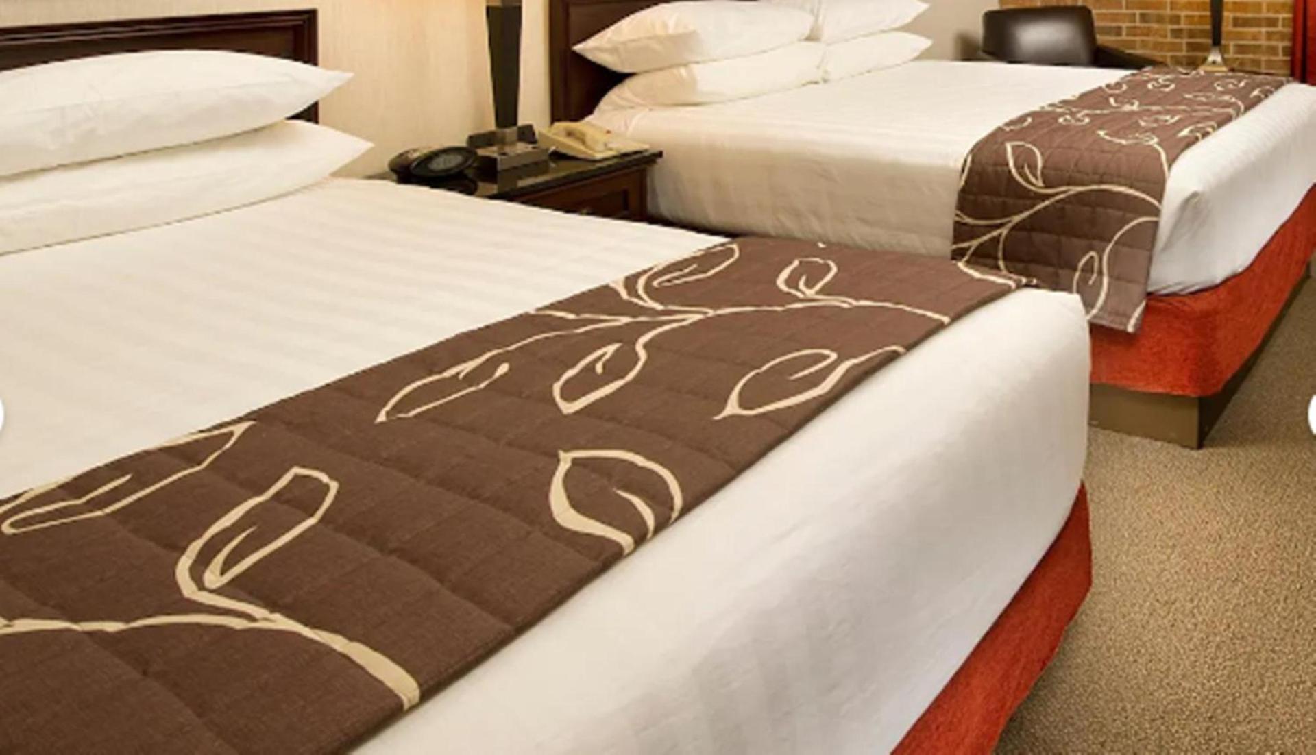 Hotel Lotus Kansas City Merriam photo 10