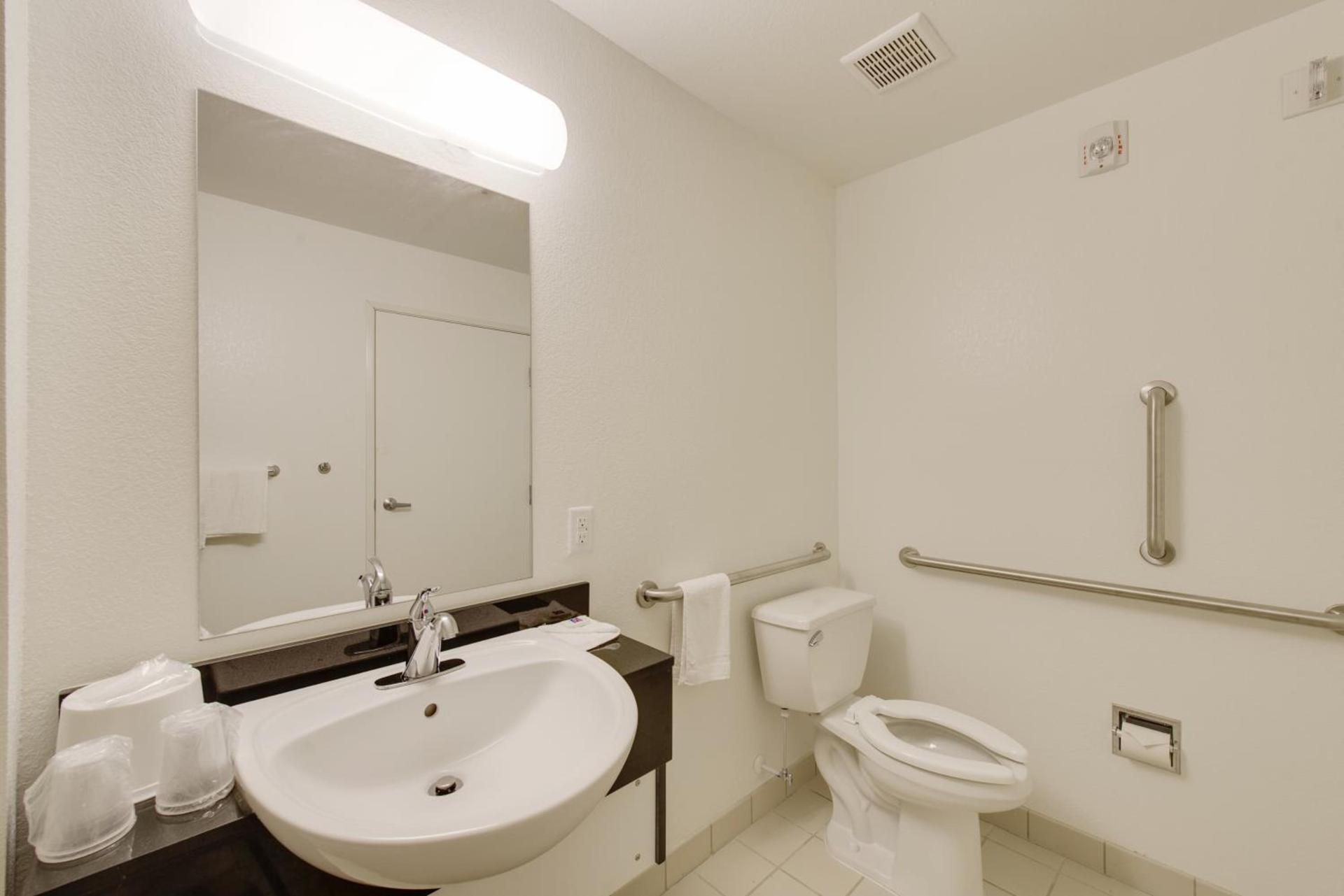 Motel 6 Virginia Beach photo 31