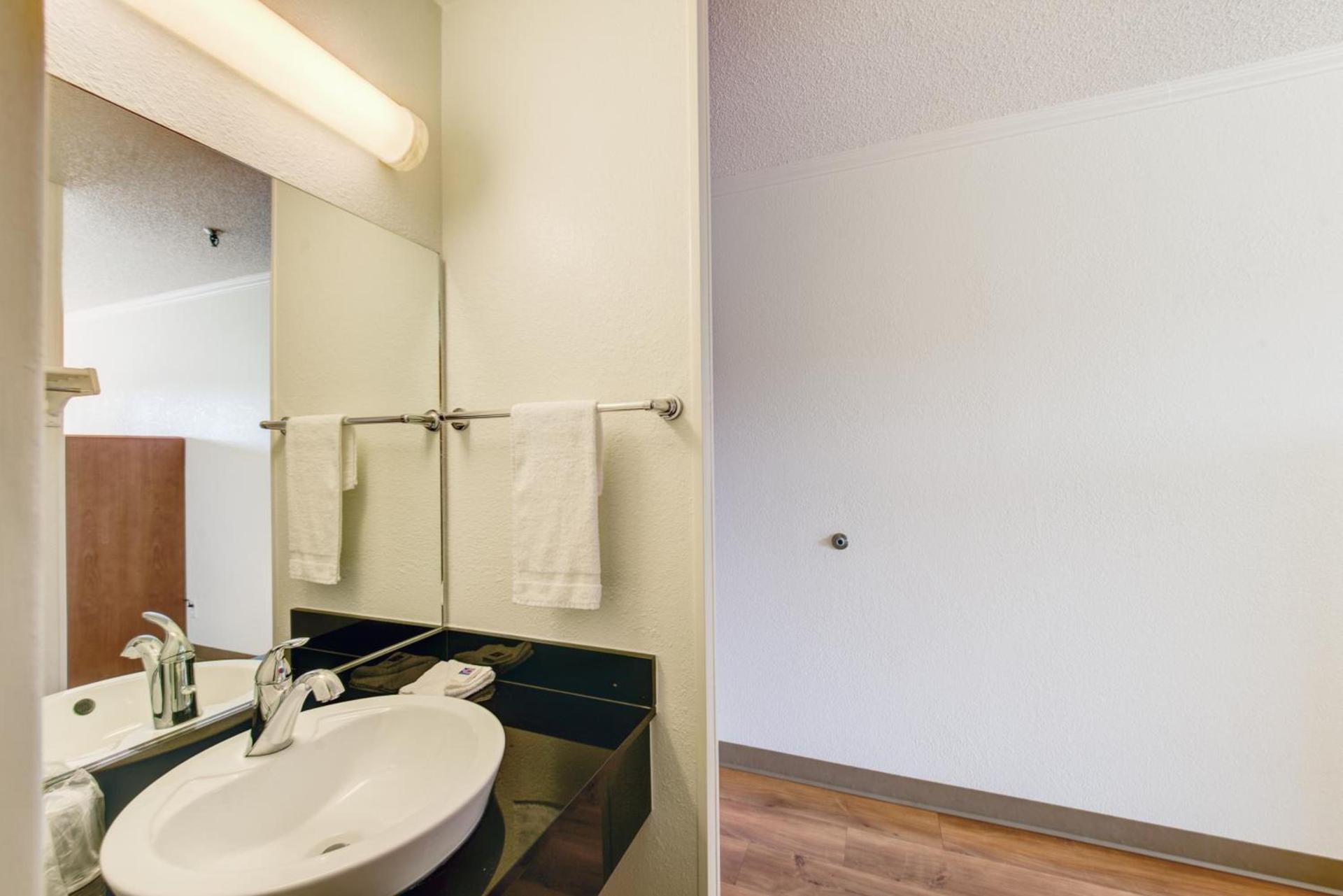 Motel 6 Virginia Beach photo 36