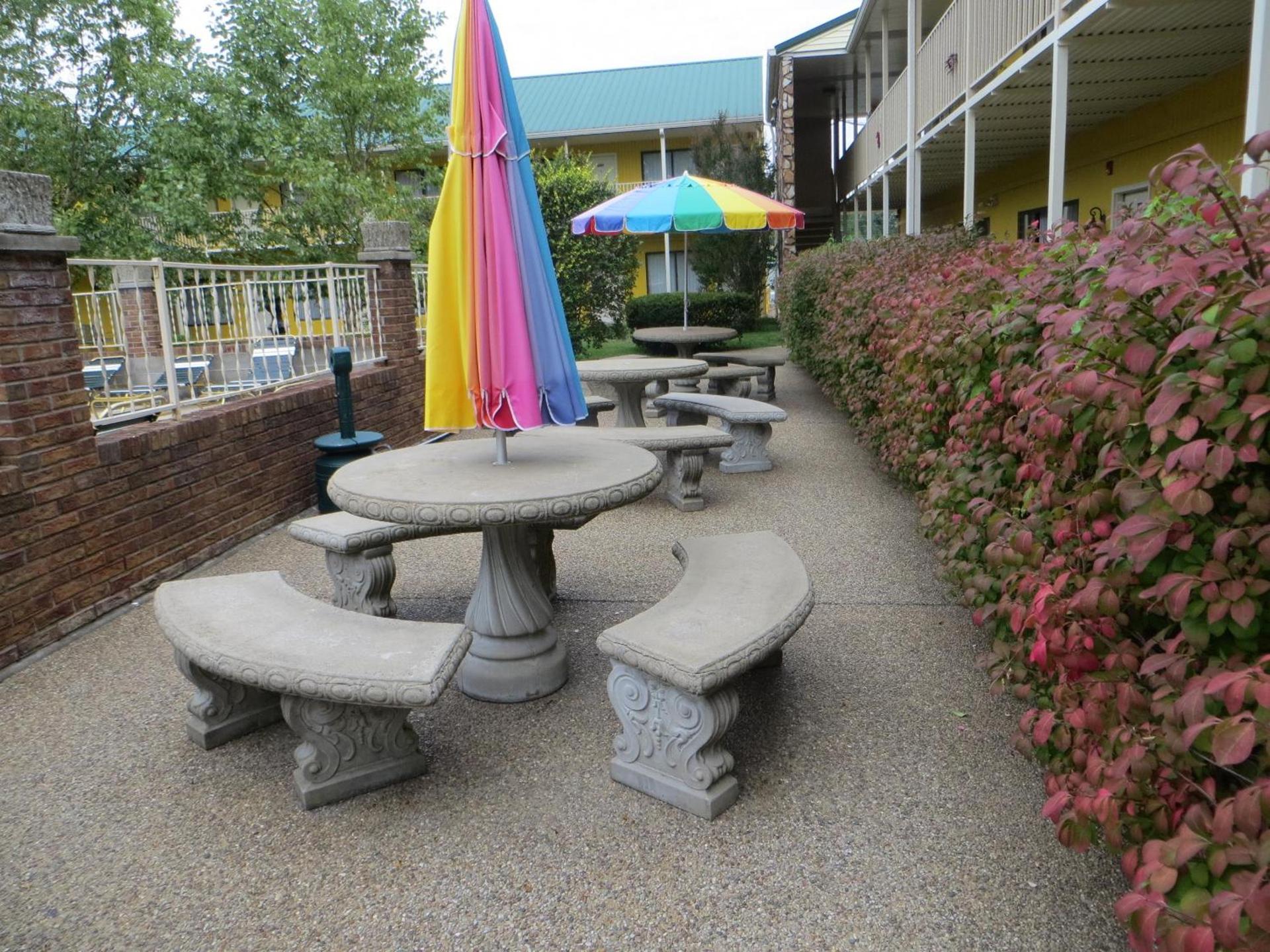 Golden Manor Inn & Suites photo 42