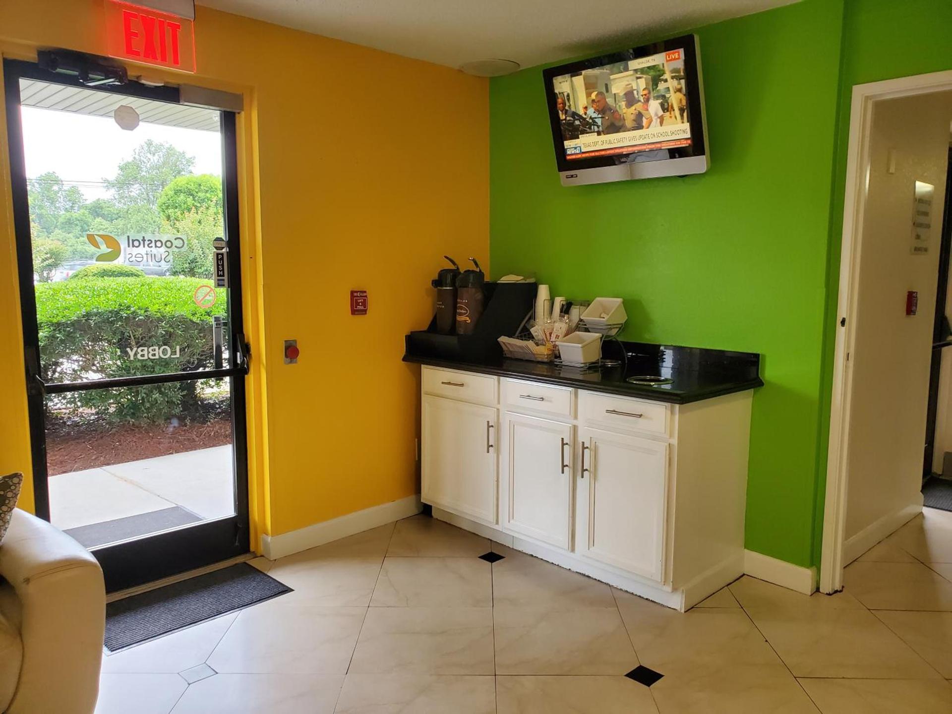 Coastal Inn & Suites photo 10