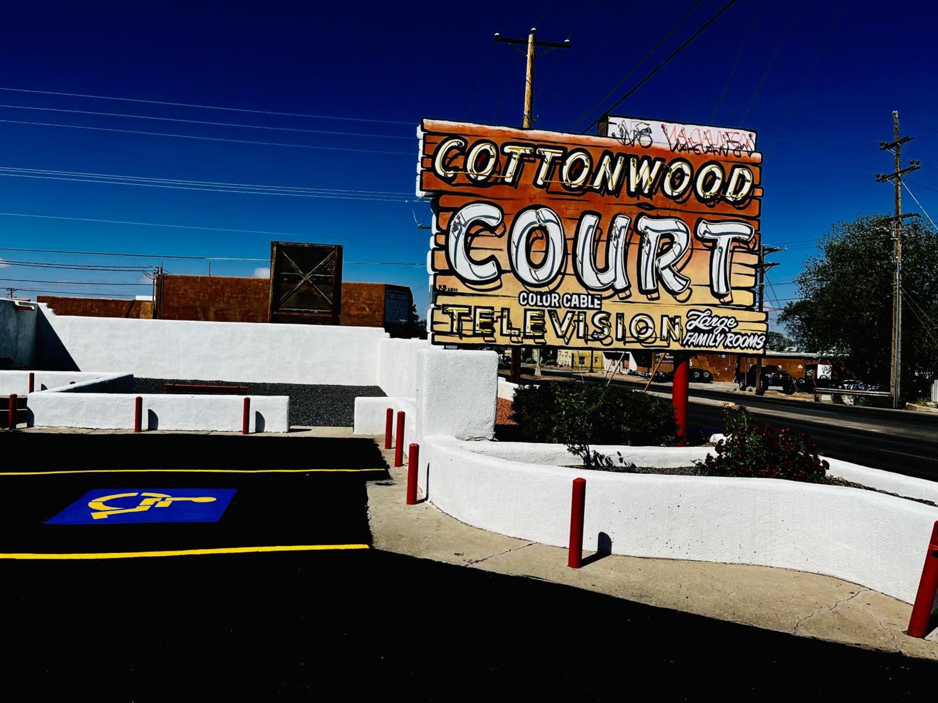 Cottonwood Court Motel photo 2