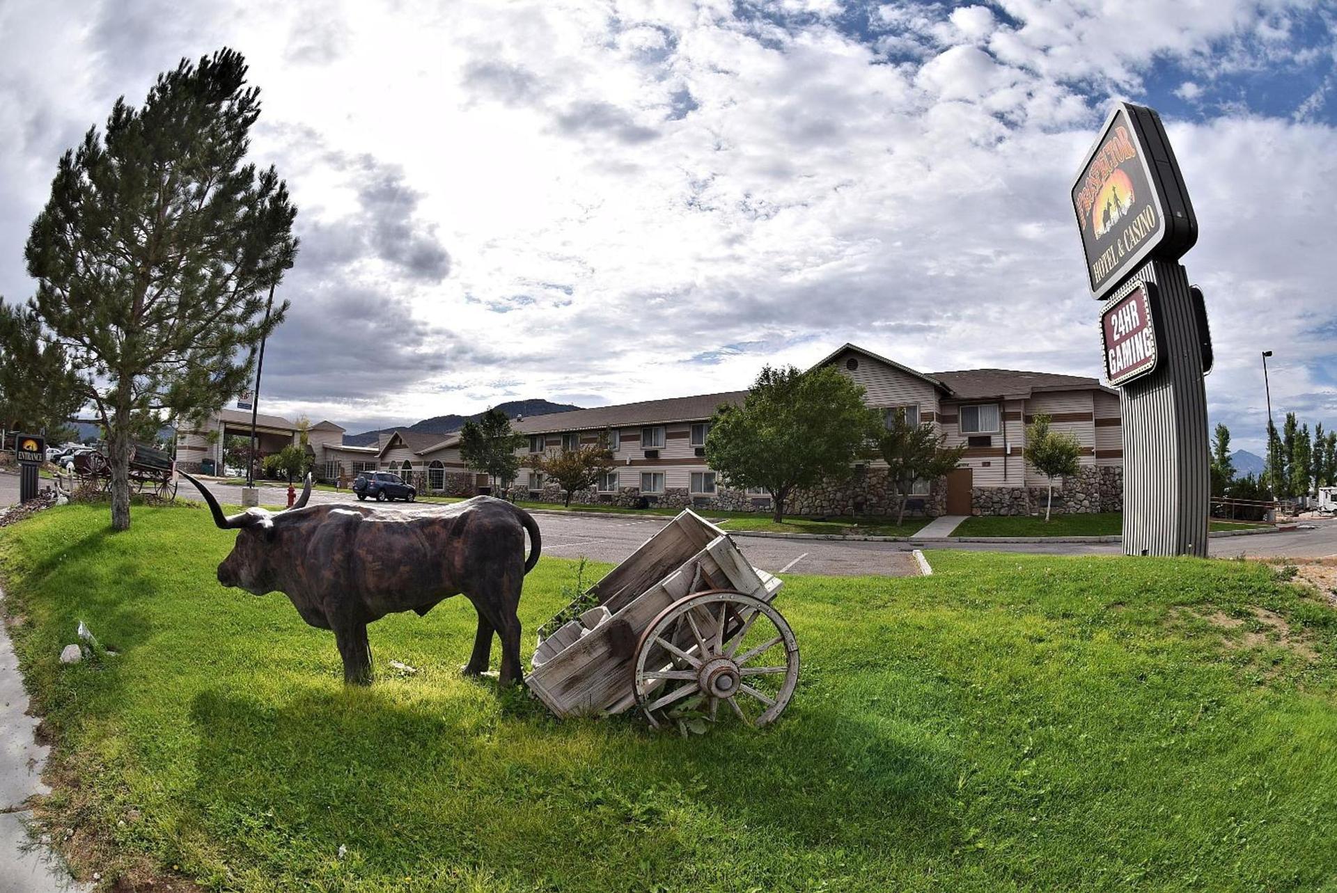 Prospector Hotel & Gambling Hall — hotel in Ely