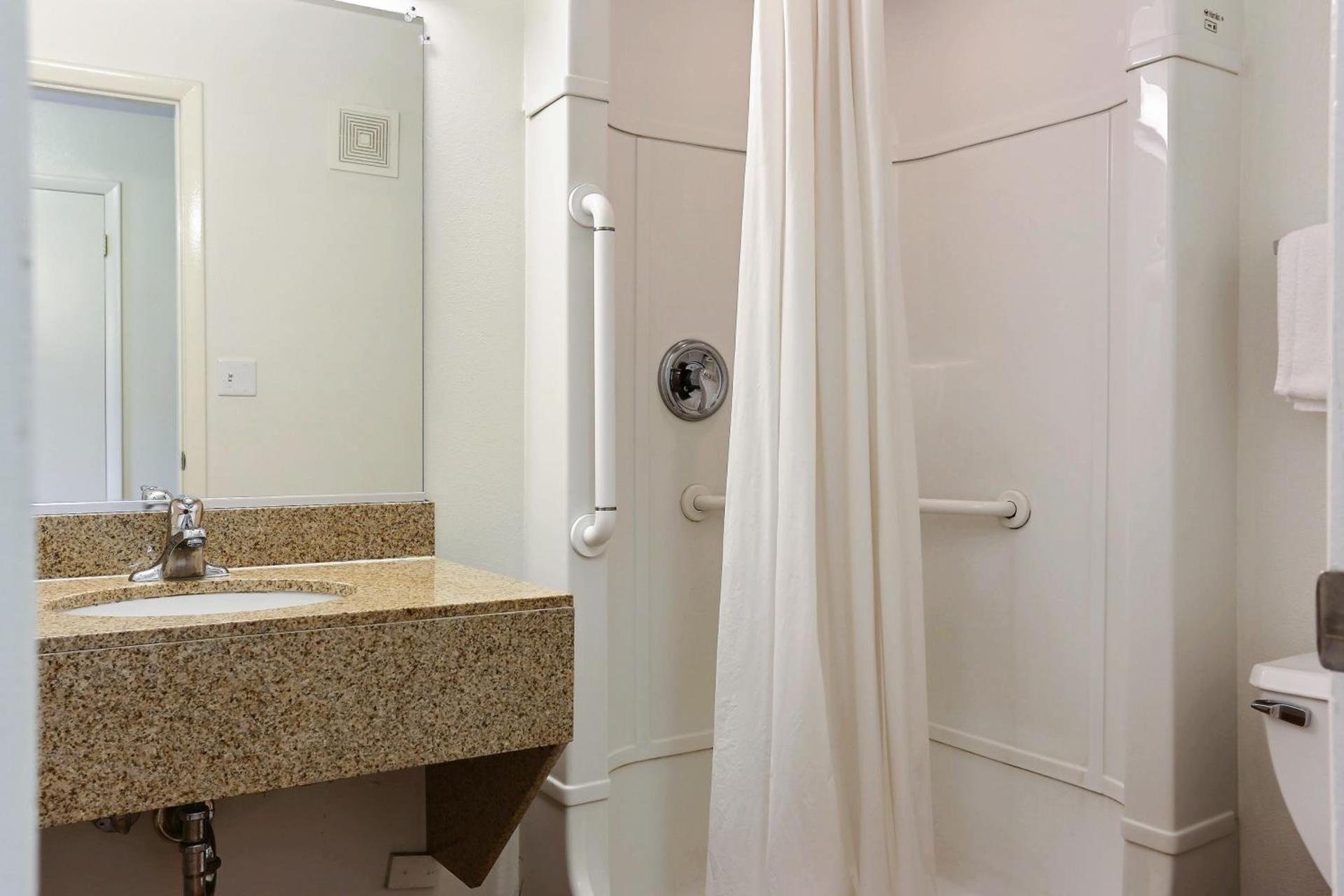 Motel 6 Boise - Airport photo 40