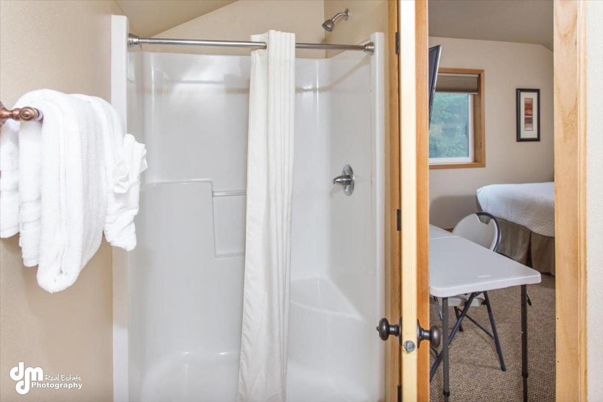 Kenai Airport Hotel photo 24