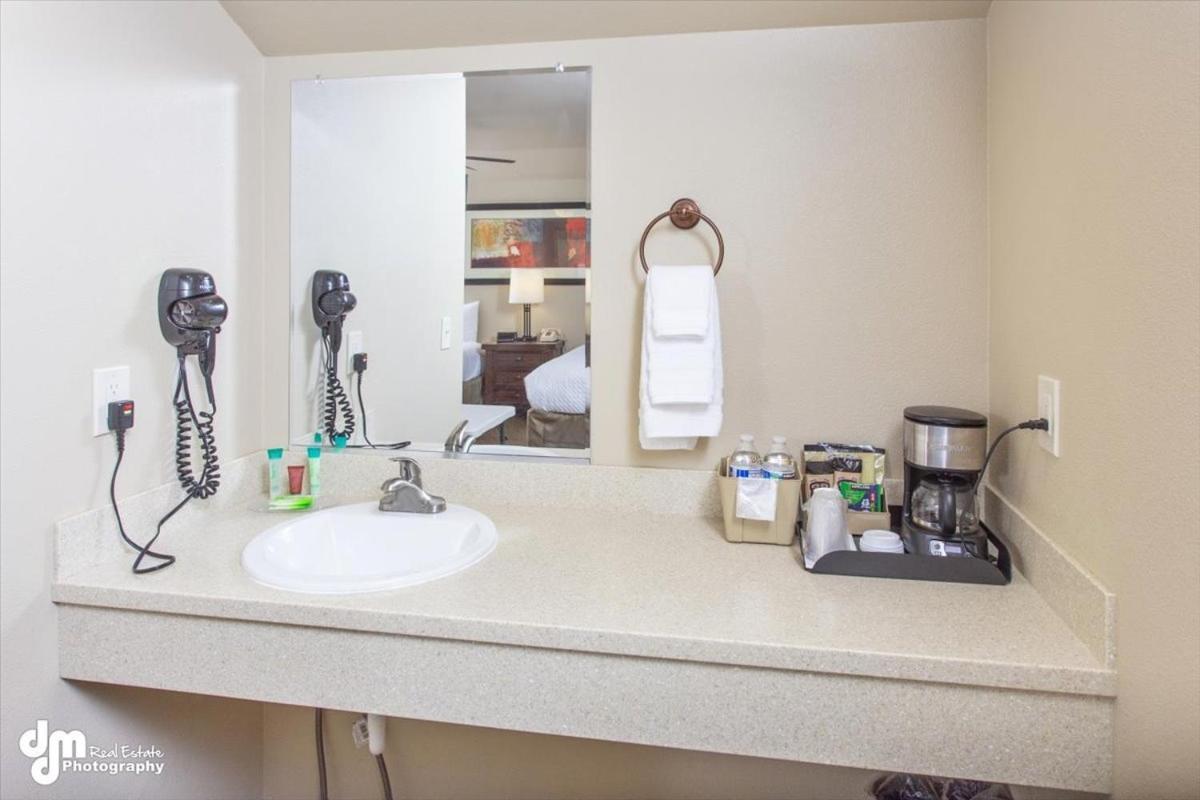 Kenai Airport Hotel photo 31
