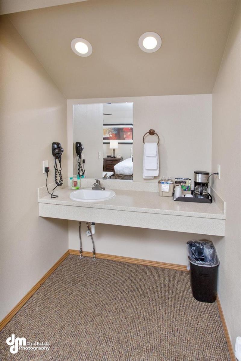 Kenai Airport Hotel photo 49