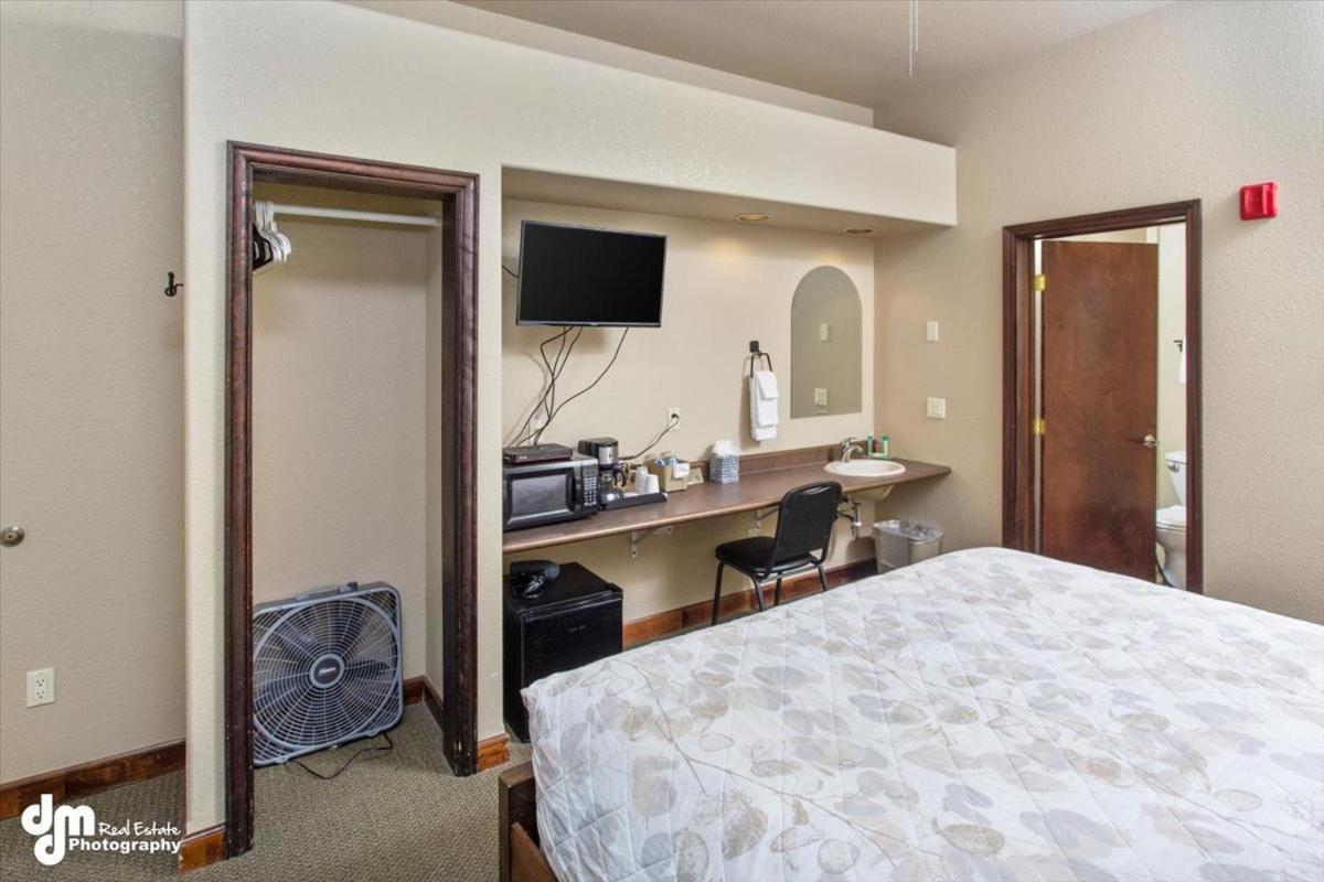 Kenai Airport Hotel photo 53