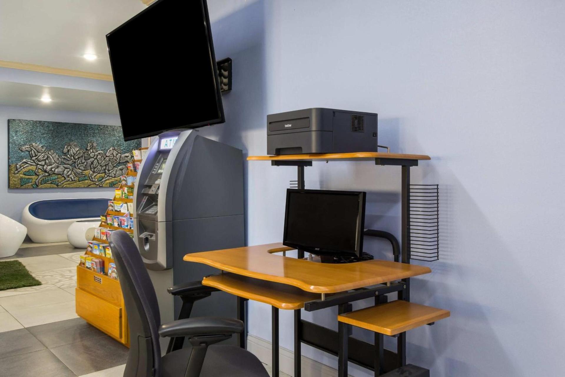 One life studio and suites photo 27