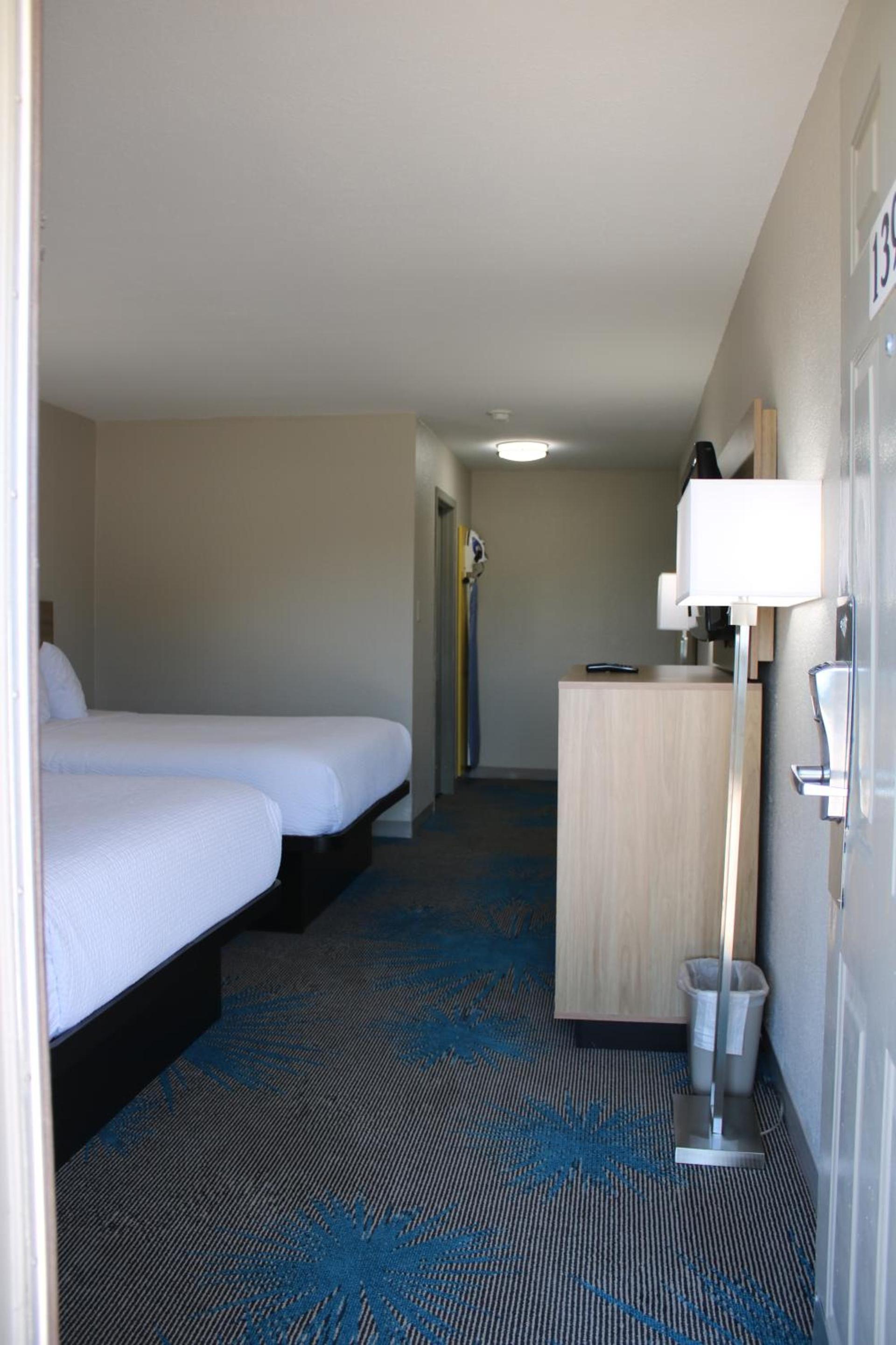 Days Inn by Wyndham Waco University Area photo 65
