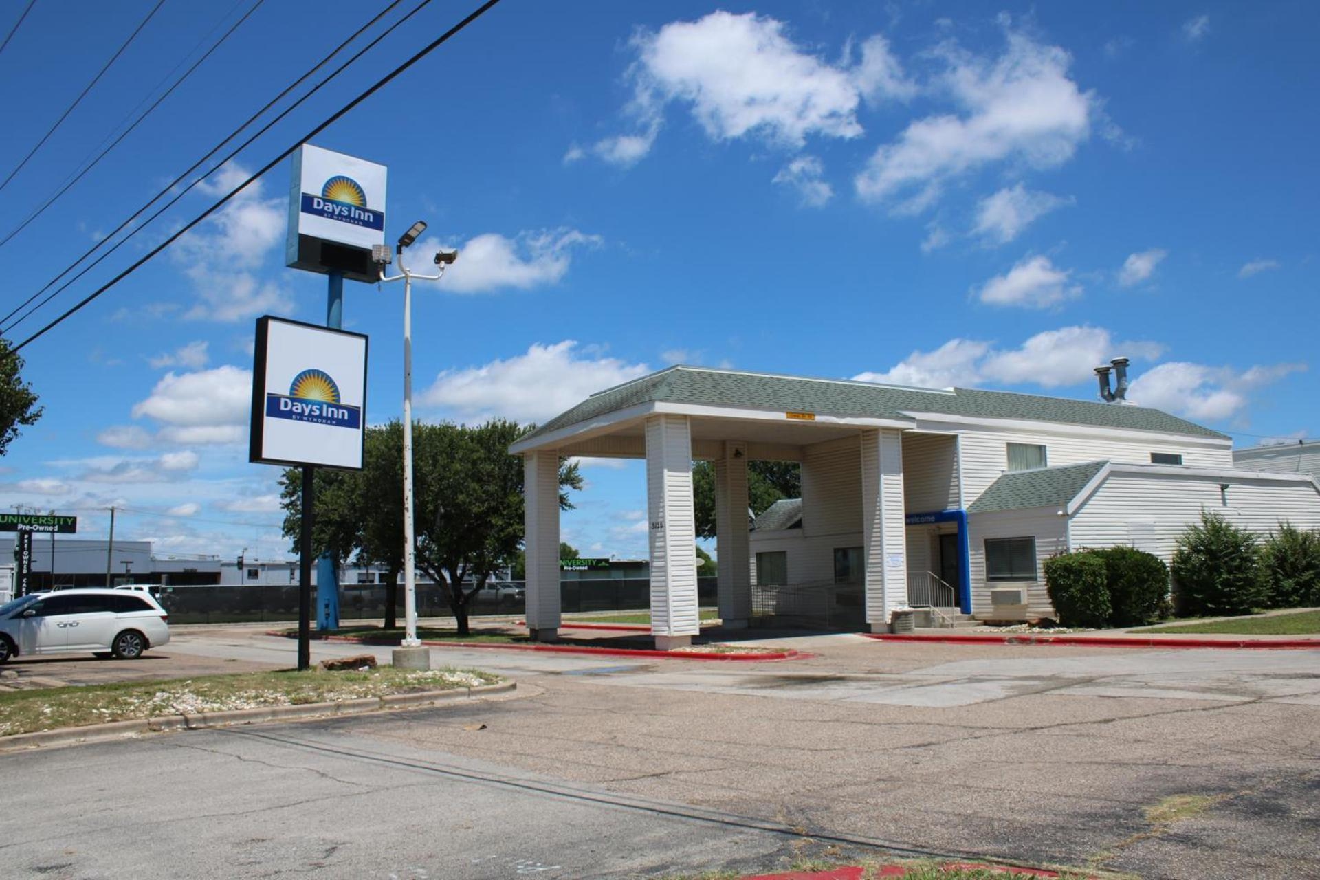 Days Inn by Wyndham Waco University Area photo 57