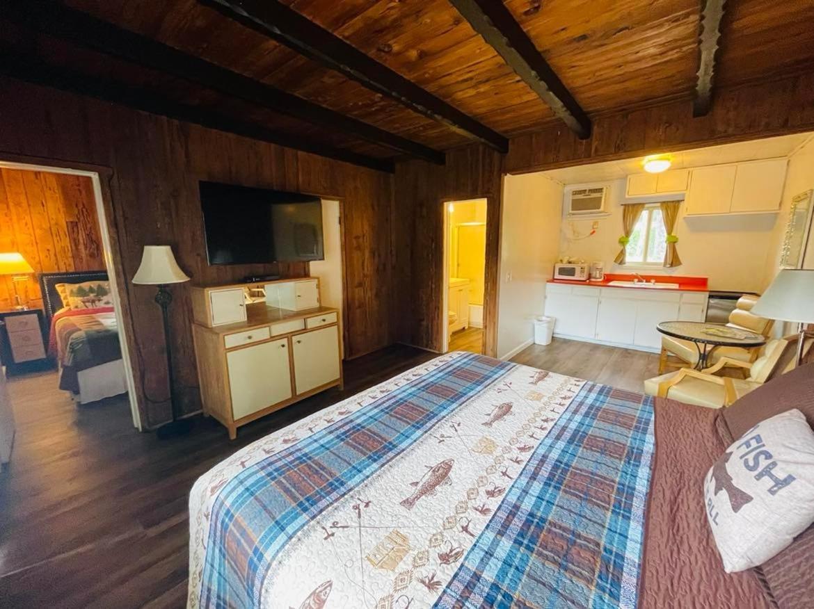 Riverfront Lodging photo 29