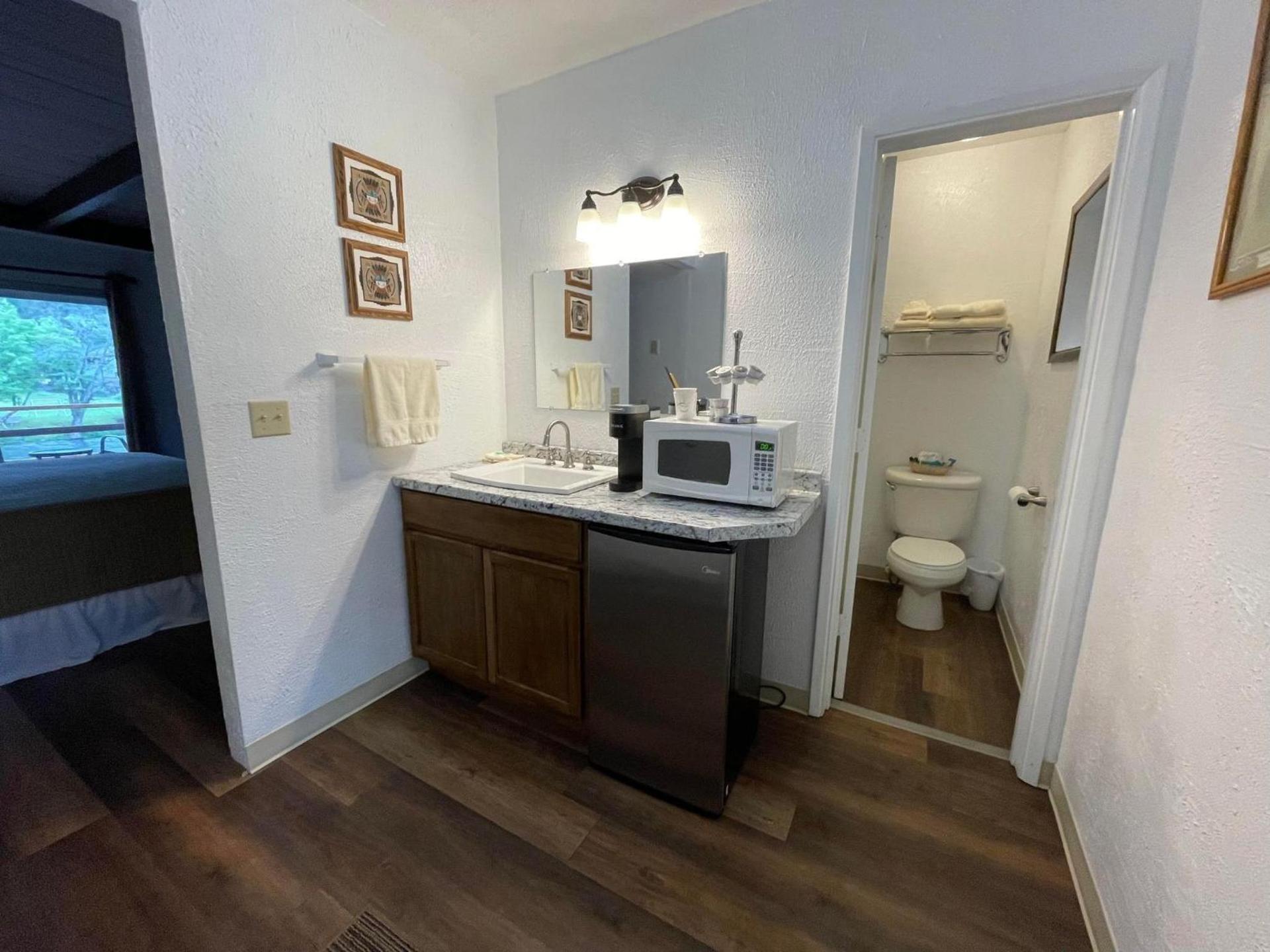 Riverfront Lodging photo 31