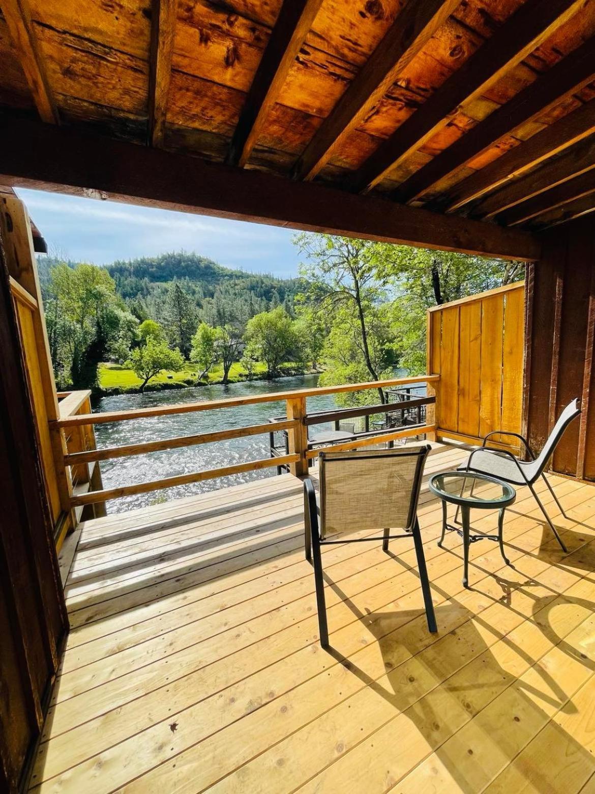 Riverfront Lodging photo 32