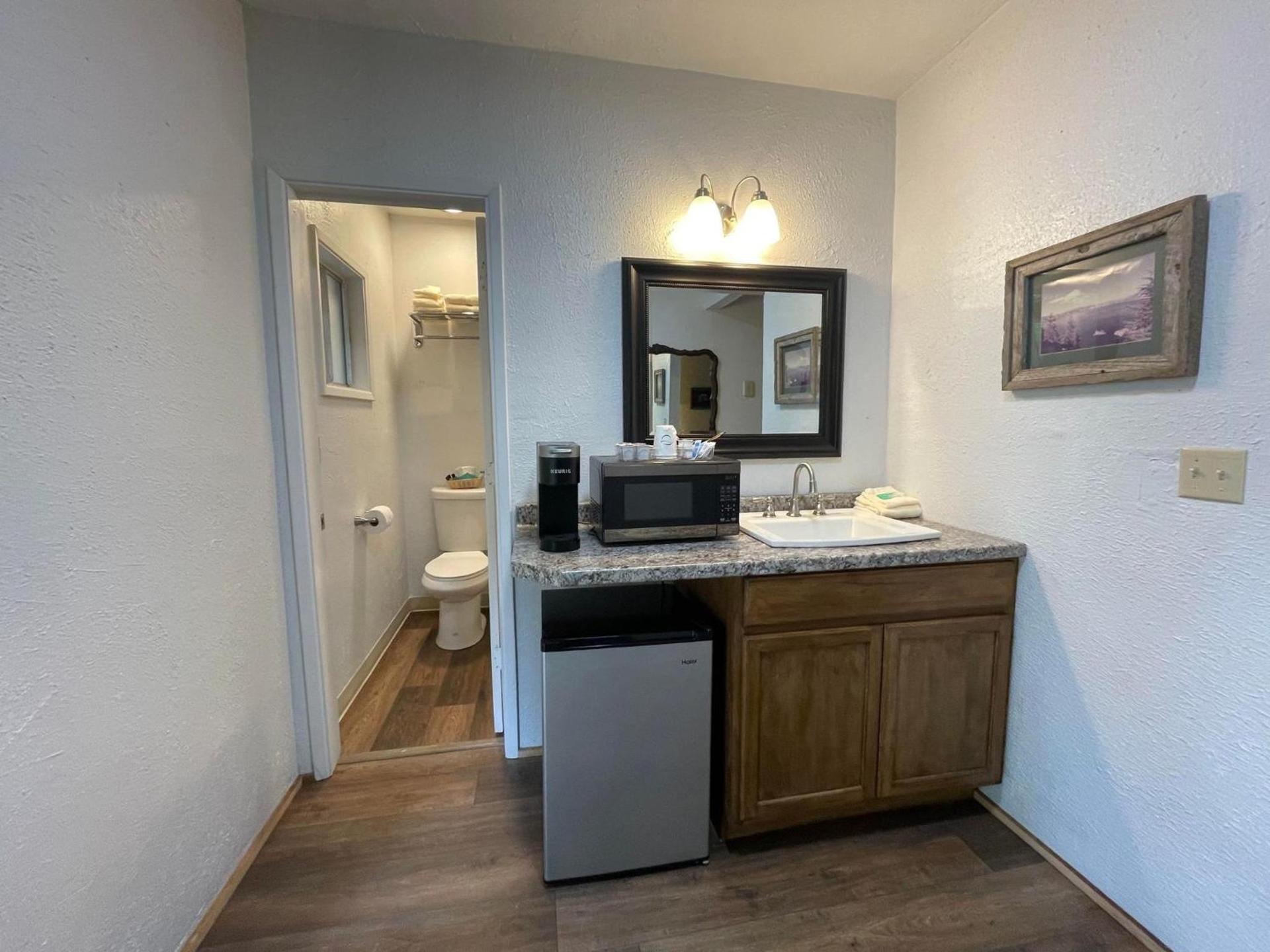 Riverfront Lodging photo 33