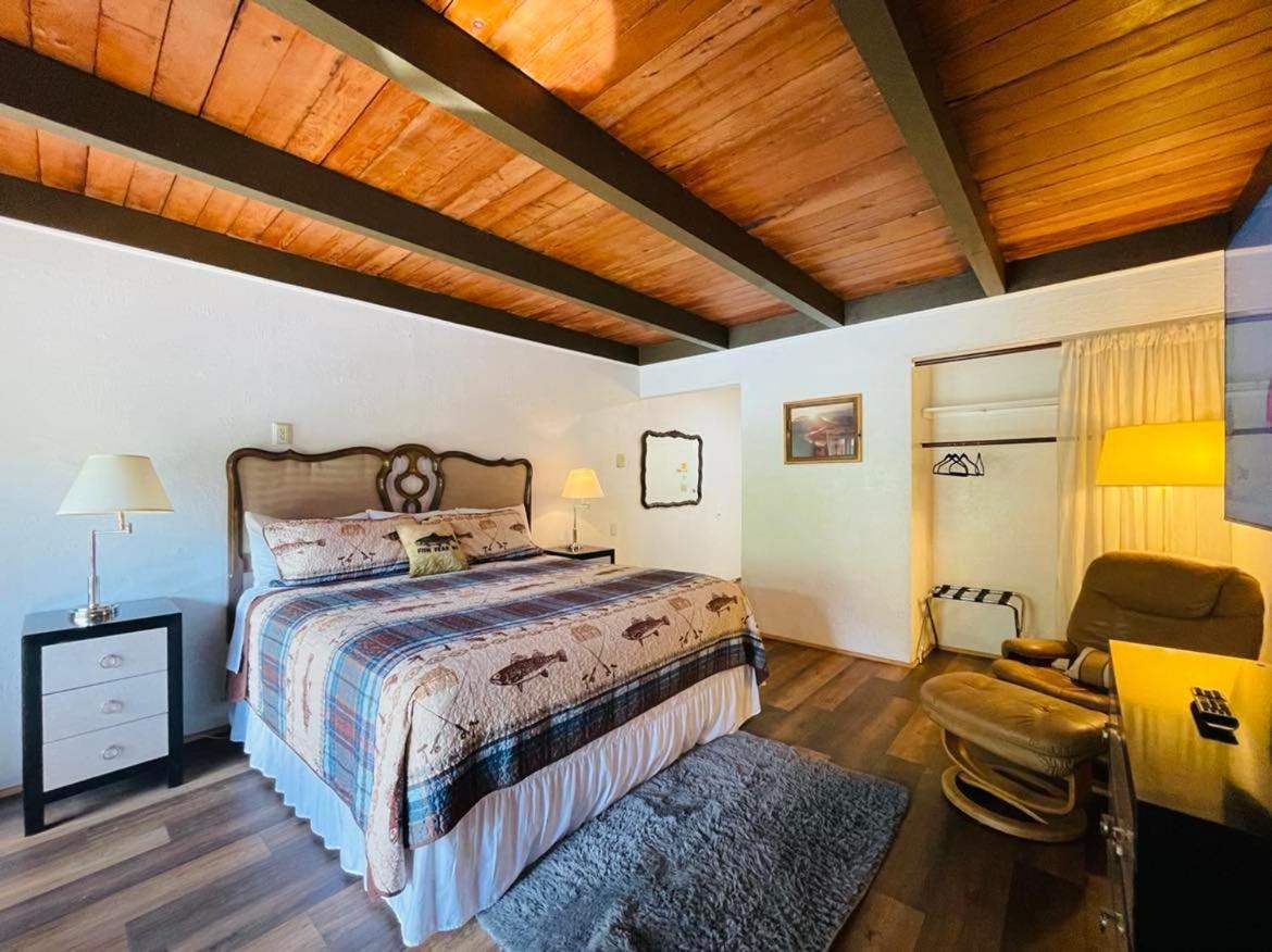 Riverfront Lodging photo 36