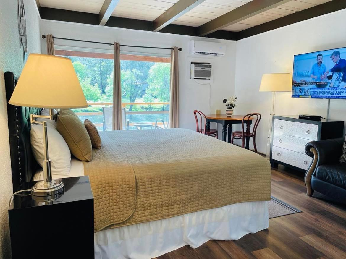 Riverfront Lodging photo 37