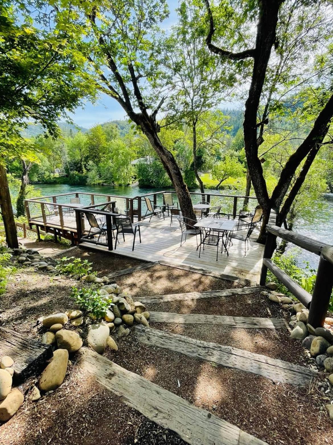 Riverfront Lodging photo 38