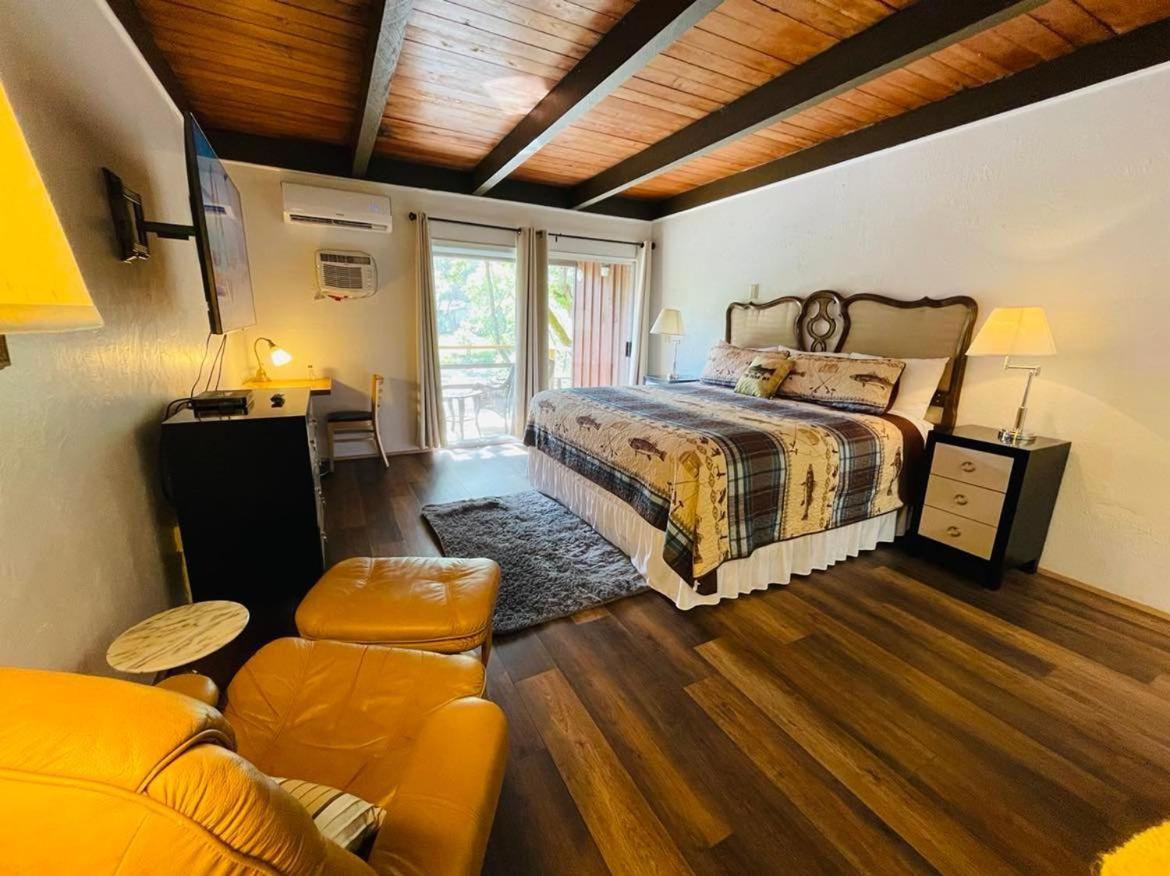 Riverfront Lodging photo 41