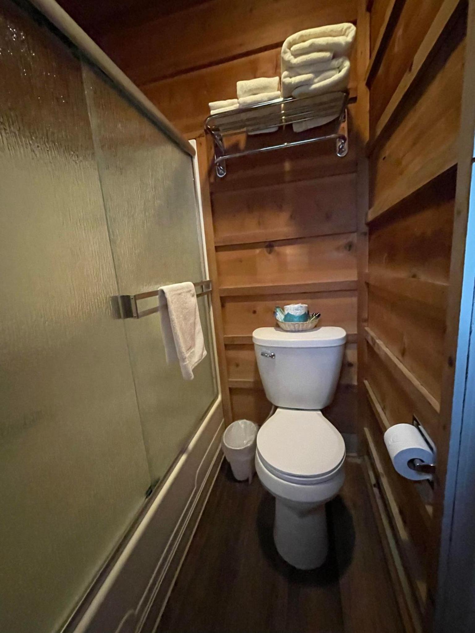 Riverfront Lodging photo 43