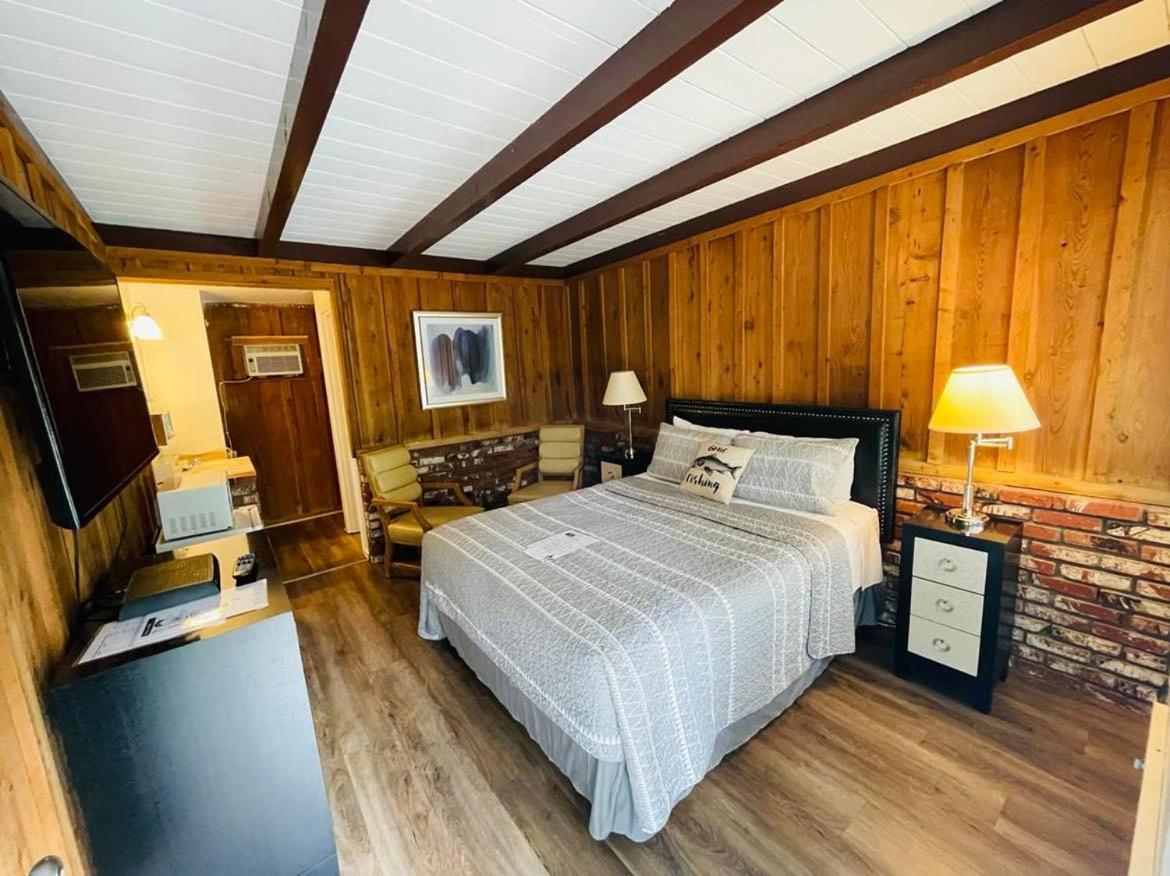 Riverfront Lodging photo 44