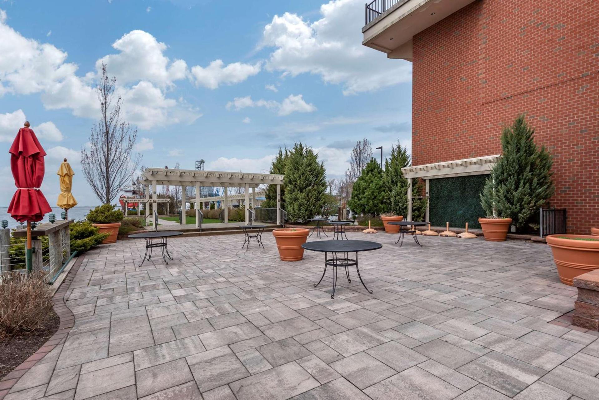 Best Western Plus Oswego Hotel and Conference Center photo 13