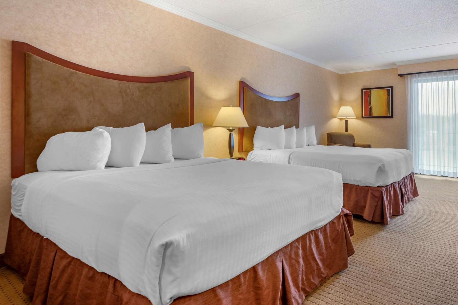 Best Western Plus Oswego Hotel and Conference Center photo 31