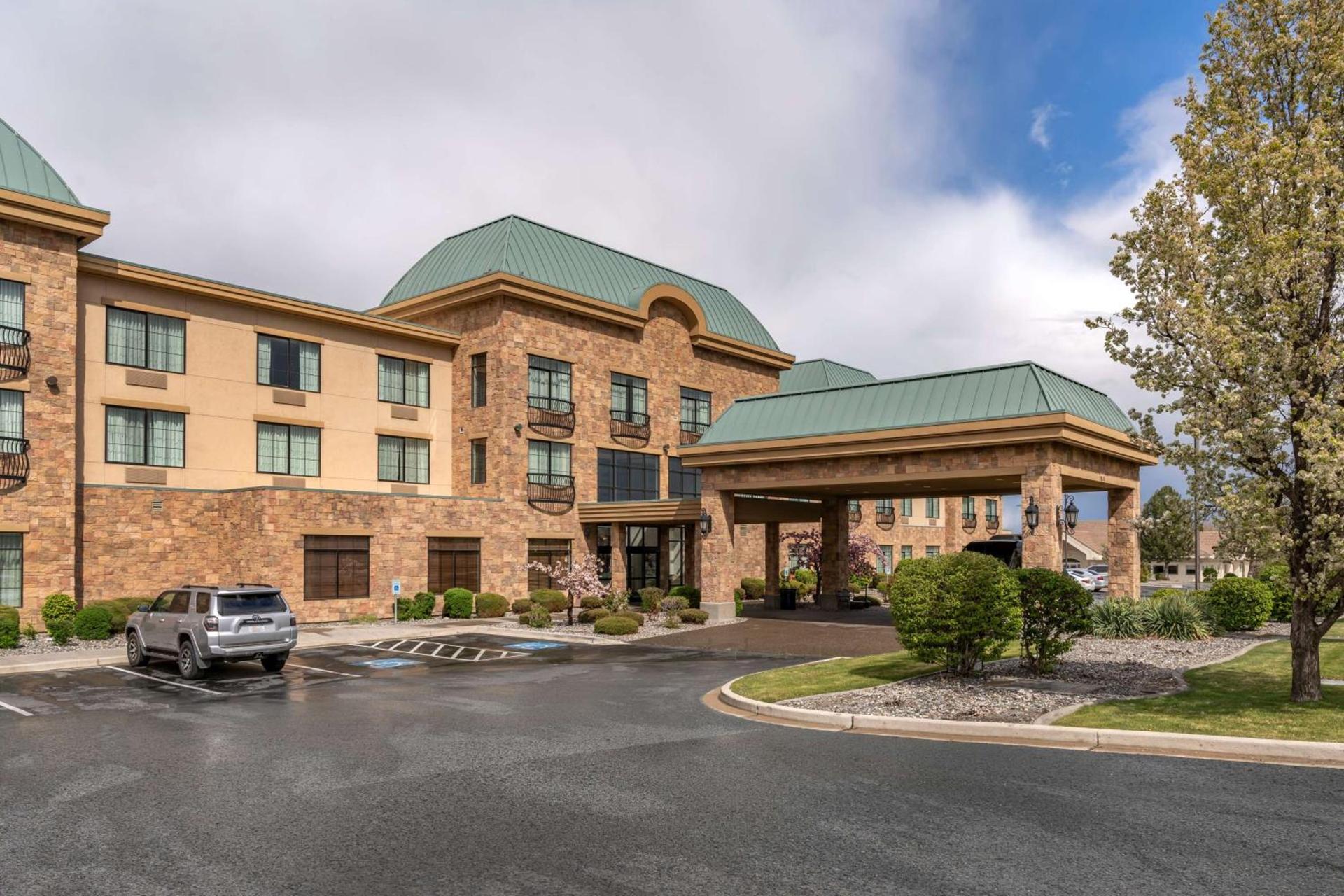 Best Western Premier Pasco Inn and Suites photo 43
