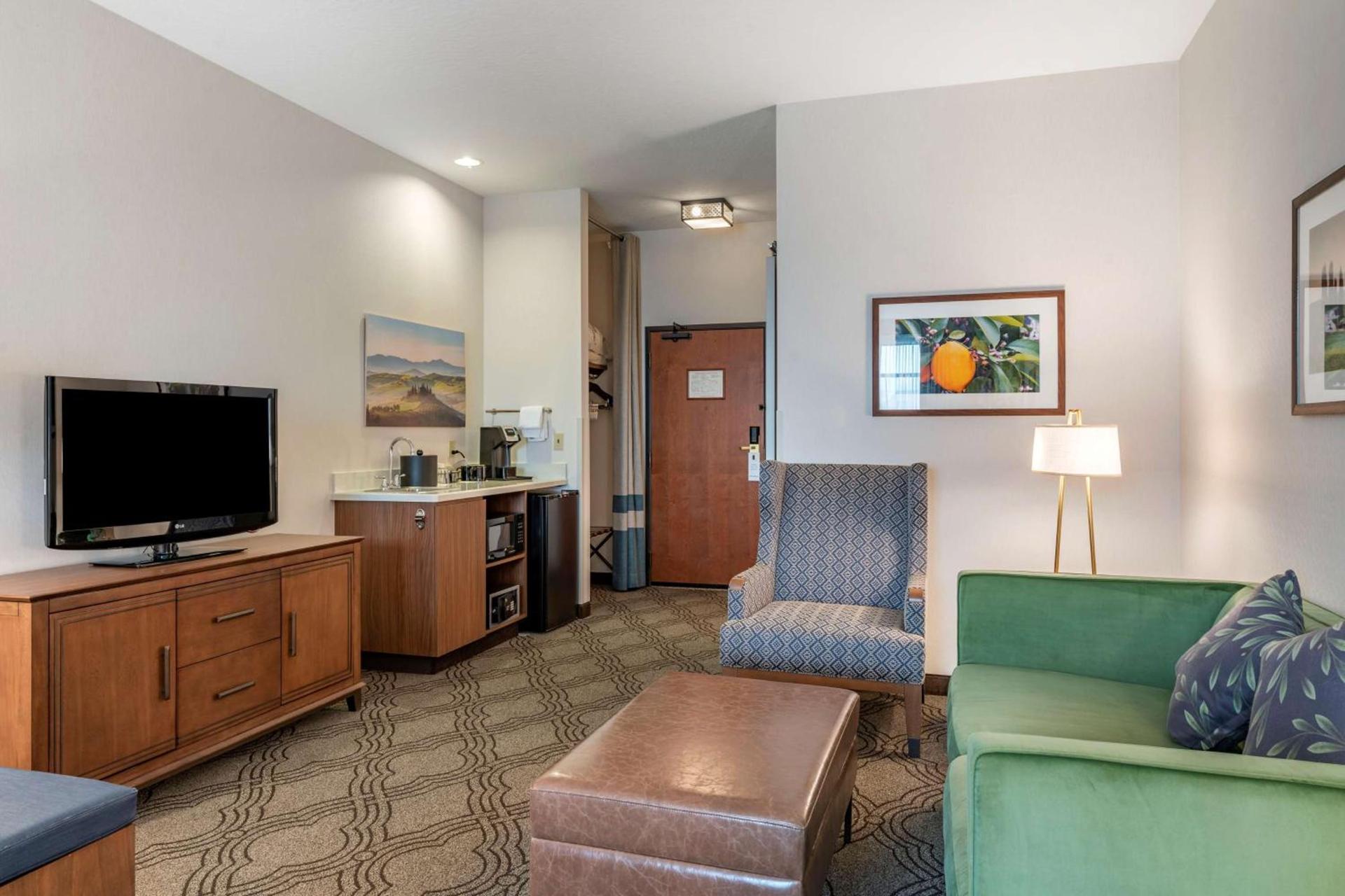 Best Western Premier Pasco Inn and Suites photo 25