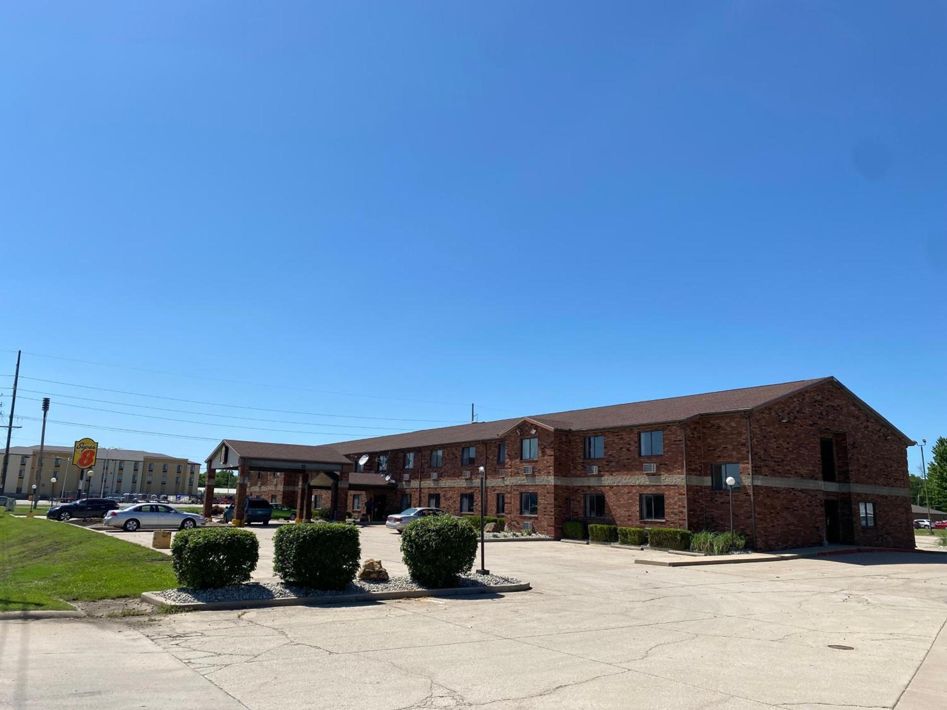 Super 8 by Wyndham Independence KS photo 23