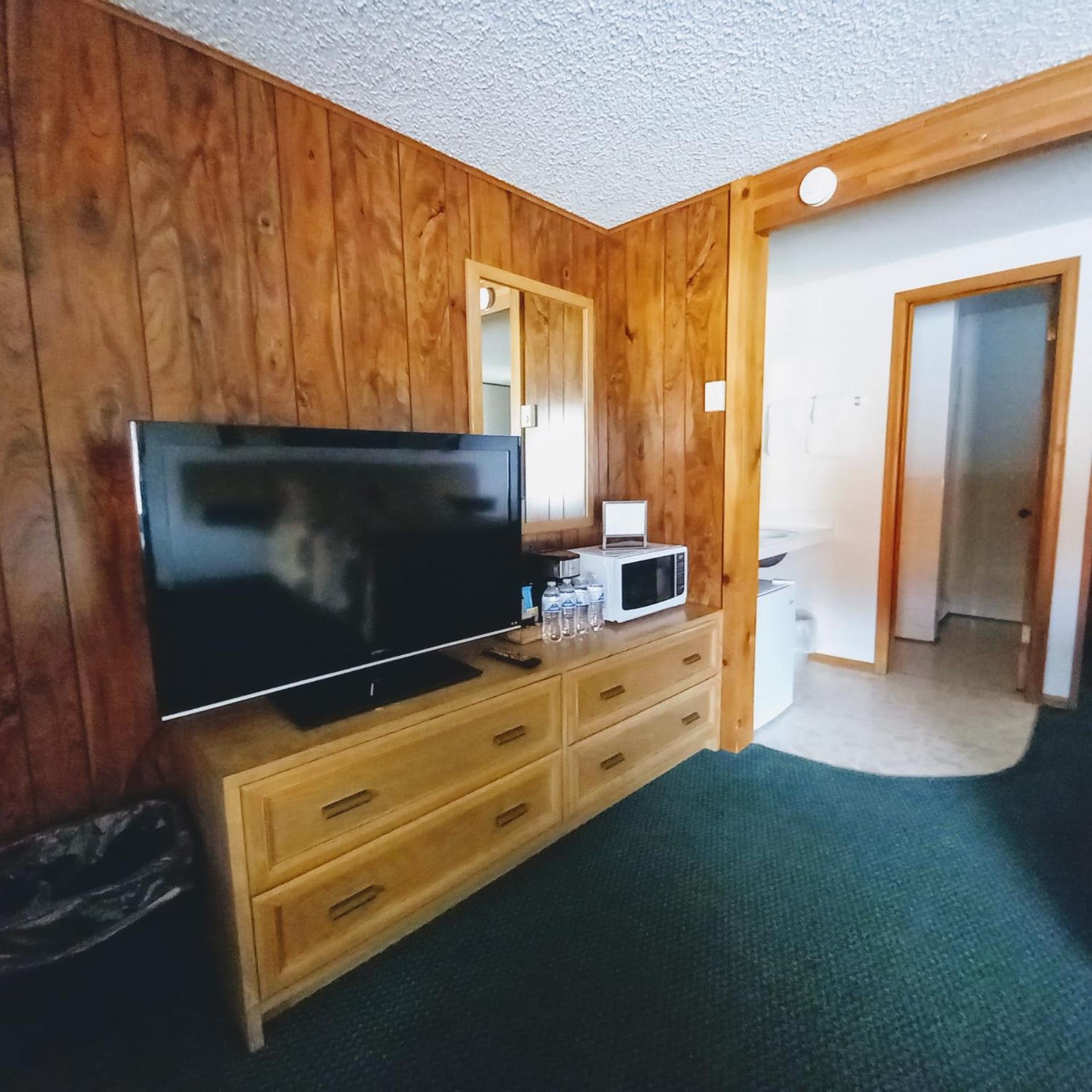 Lone Eagle Lodge photo 29