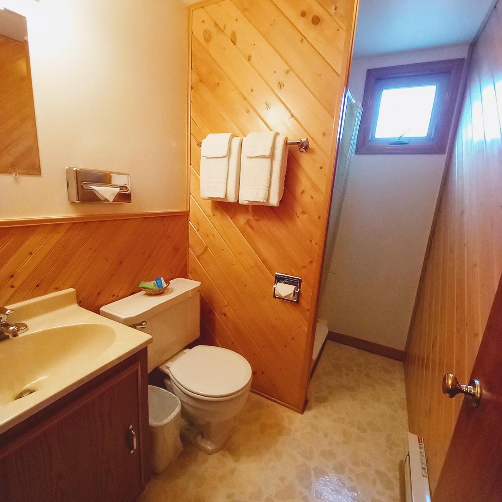 Lone Eagle Lodge photo 28